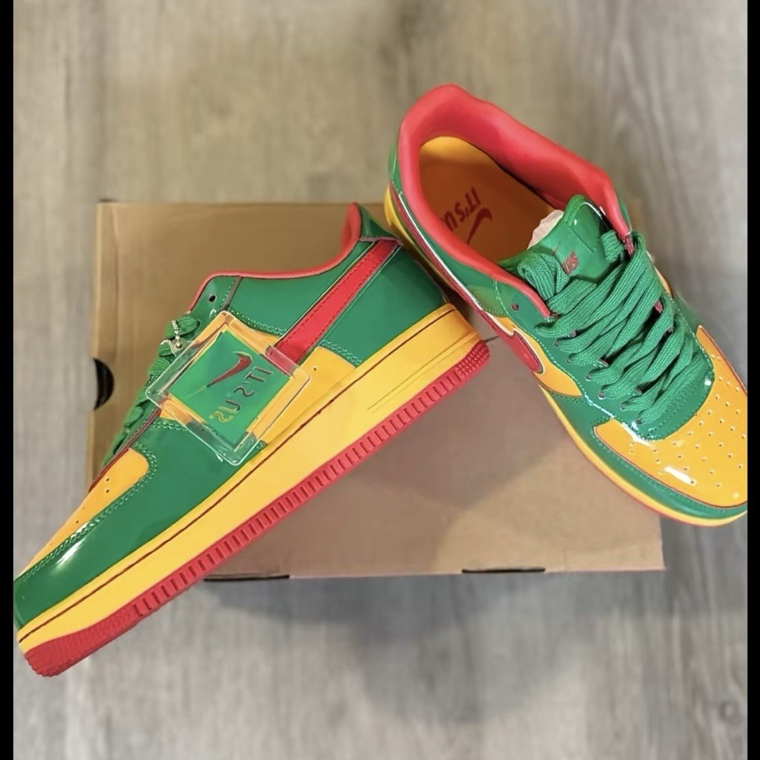 Nike Air Force 1 Men’s Athletic Low Top Lace-Up Sneaker Colorblock New