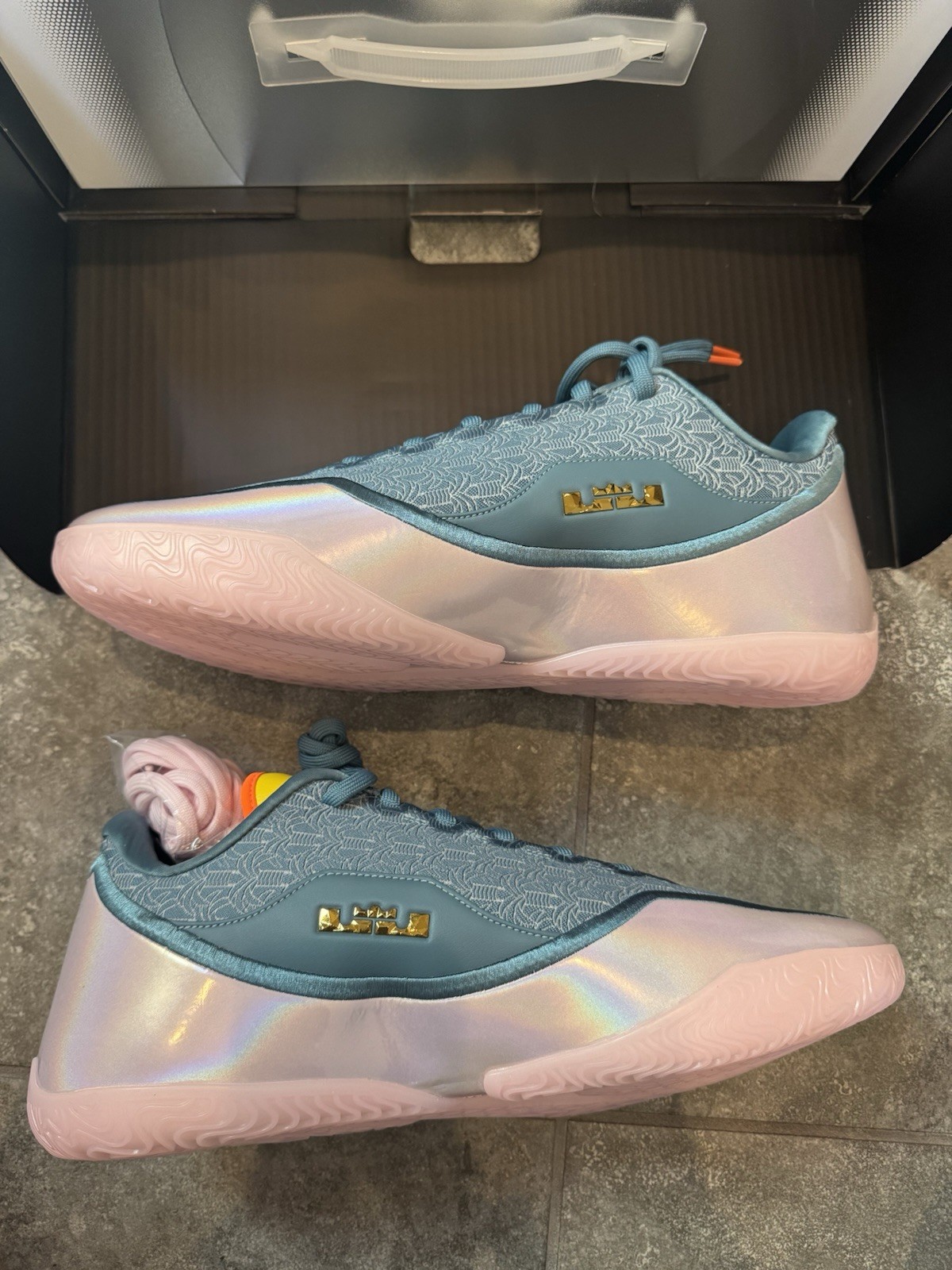 LEBRON XXIII SMOKEY BLUE/MULTI-COLOR BLEU FUMEE Size 14 NEW In Box IH1513 001