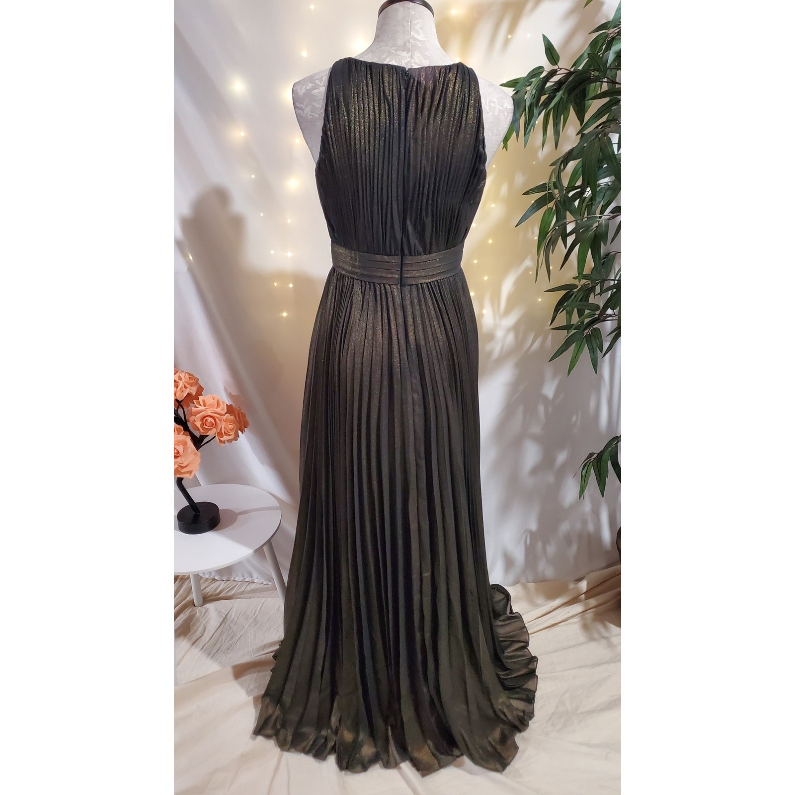 Aidan Mattox Foiled Chiffon Metallic Pleated Formal Gown Size 2 Wedding Event