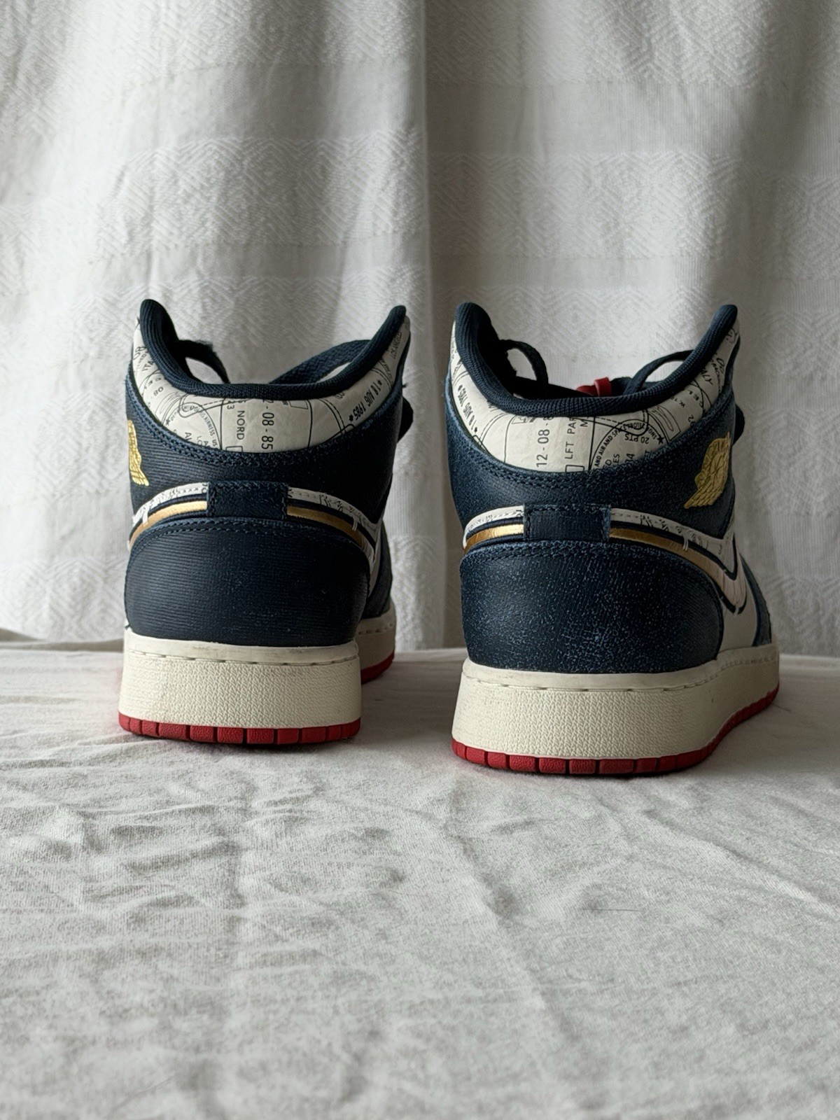 Jordan Air Jordan 1 Mid-Top Men’s Lace-Up Athletic Sneaker Blue/White/Red