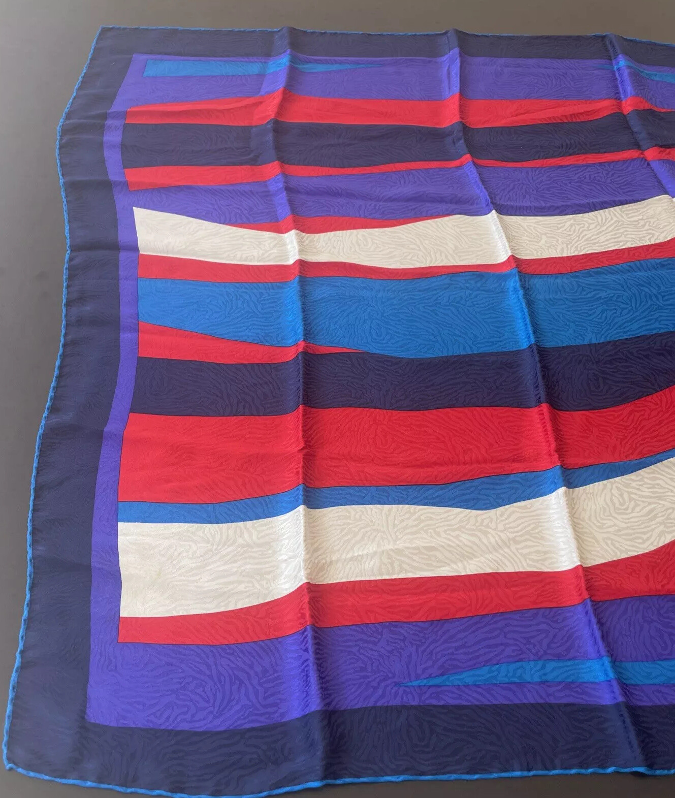 GUY LAROCHE PARIS MULTI COLOR 100% SILK SCARF 33.5″ X 33.5″ MADE IN ITALY
