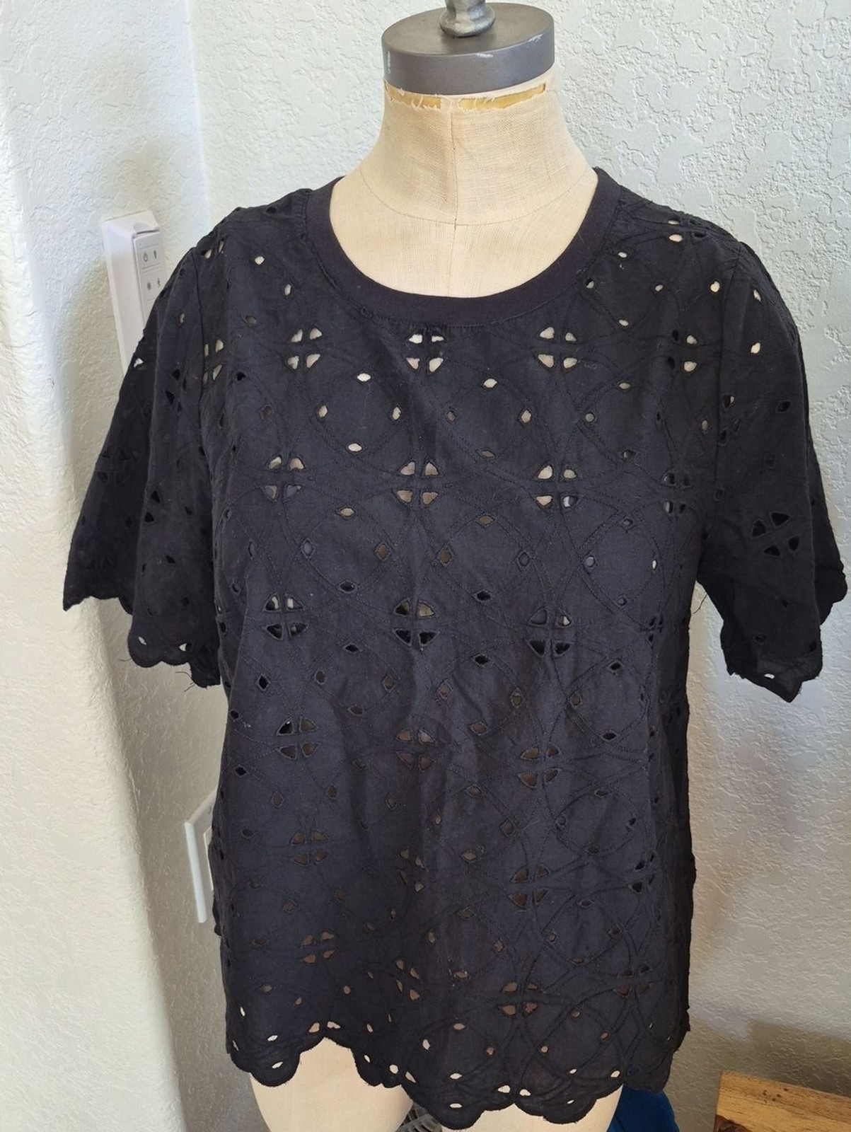 Who What Wear -Cut Out Design 100% Cotton Top Sz Medium
