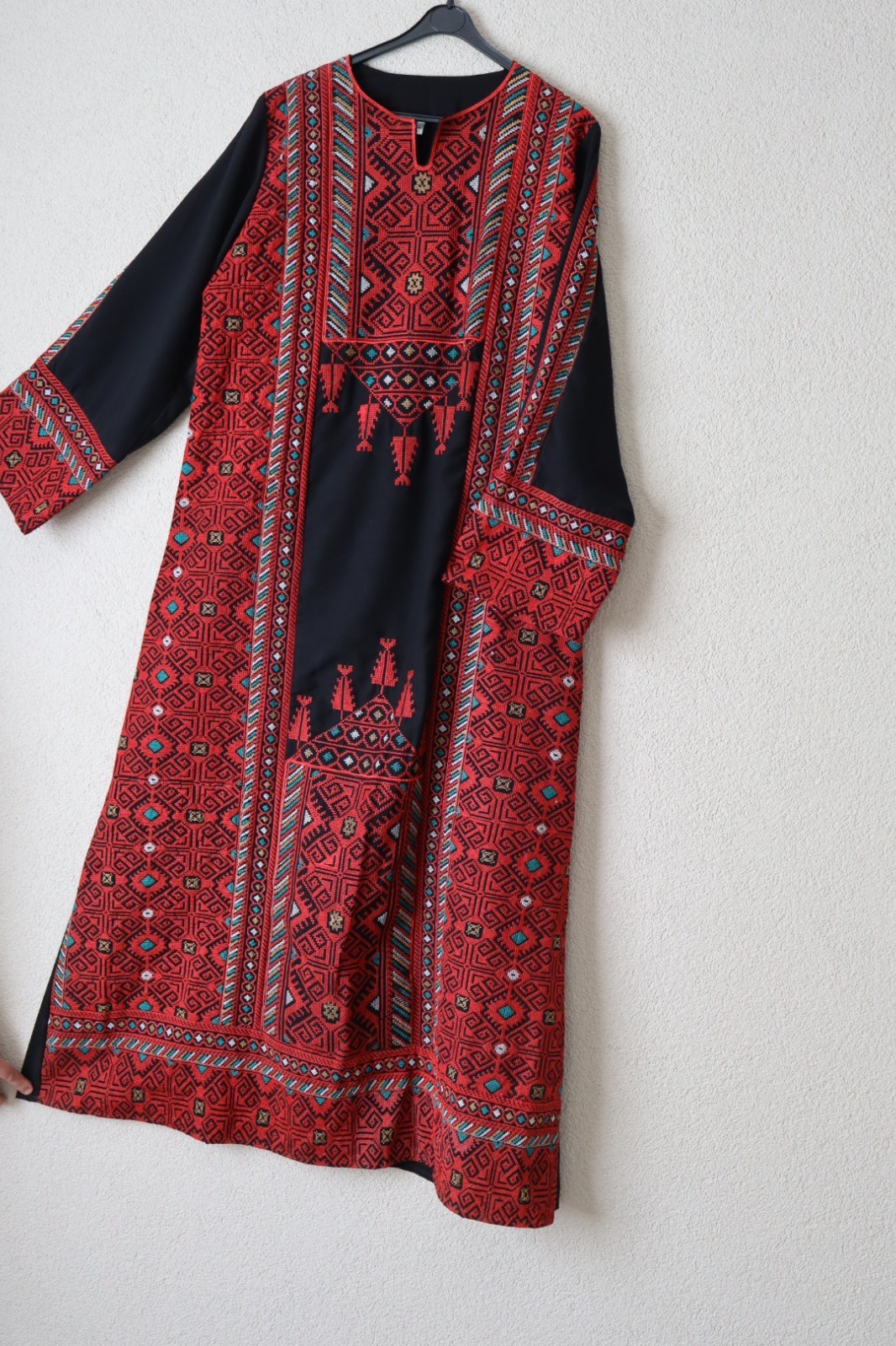 Traditional Palestinian / Jordanian Embroidered Thobe Kaftan Dress Black -ZAHRA