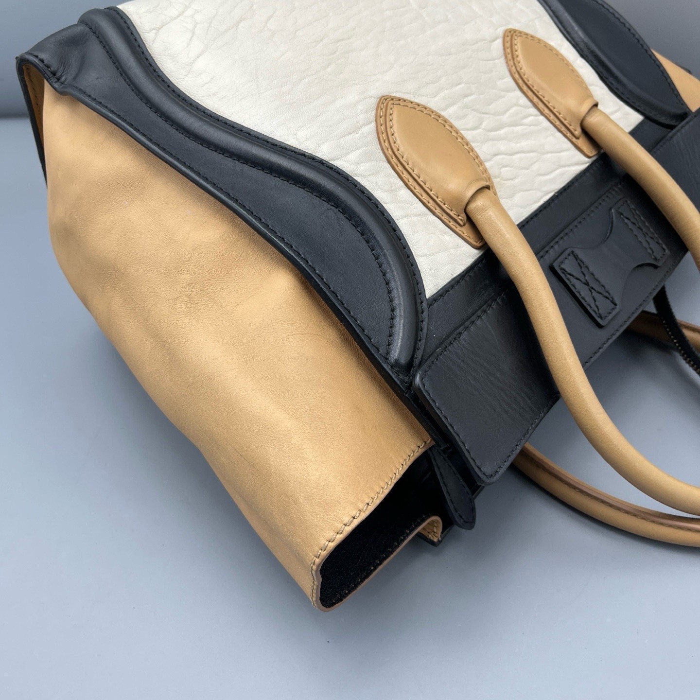 Celine Pre-Owned Authentic Luxury Handbag Colorblock 31*32*17cm