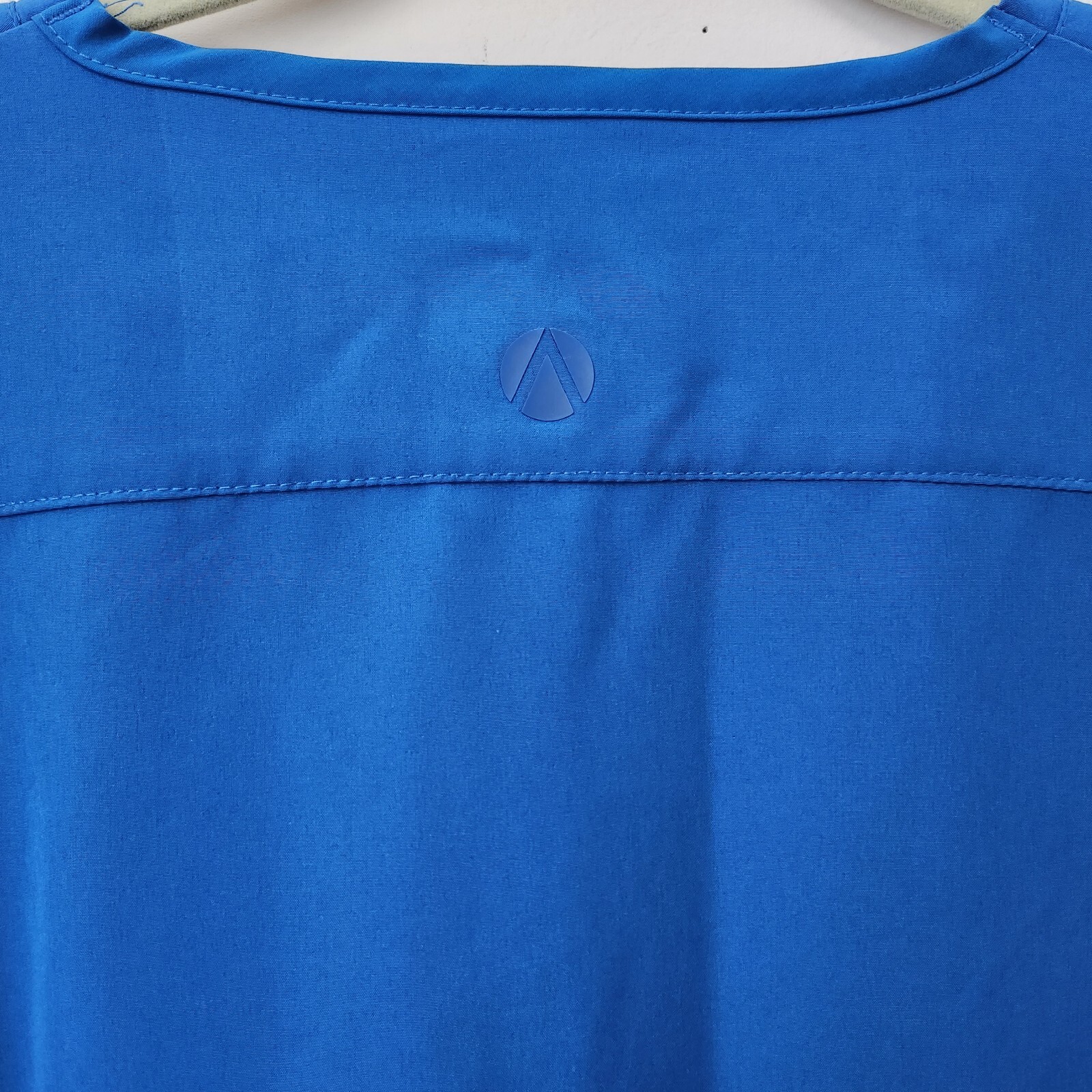 ADAR Addition Medical V-Neck 2 Front Pockets Blue Top M
