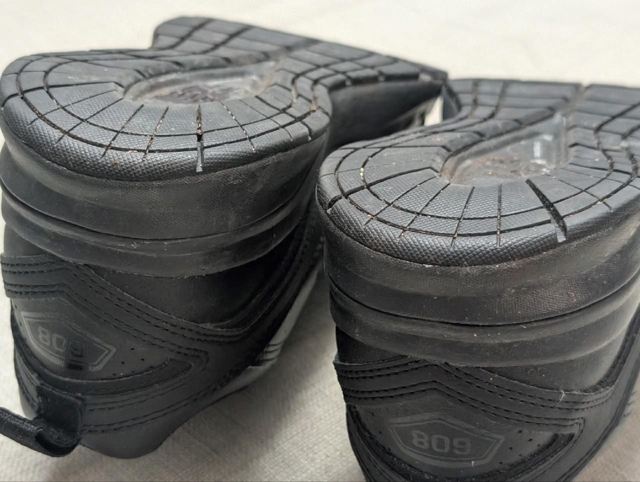 NEW BALANCE shoes 608 black 8.5 4E slip resistant MX608AB5
