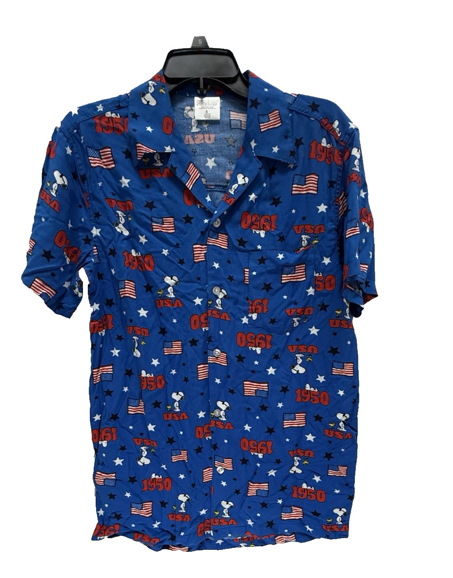 Peanuts Snoopy and Woodstock Patriotic Short Sleeve Men’s button down- New!!