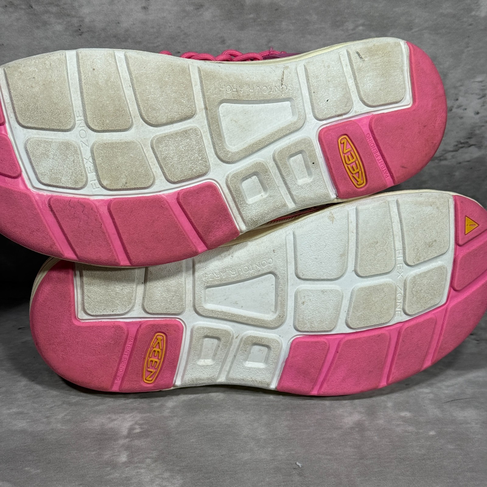 KEEN Uneek Pink Sandals Drawstring Closure Women’s Size 7