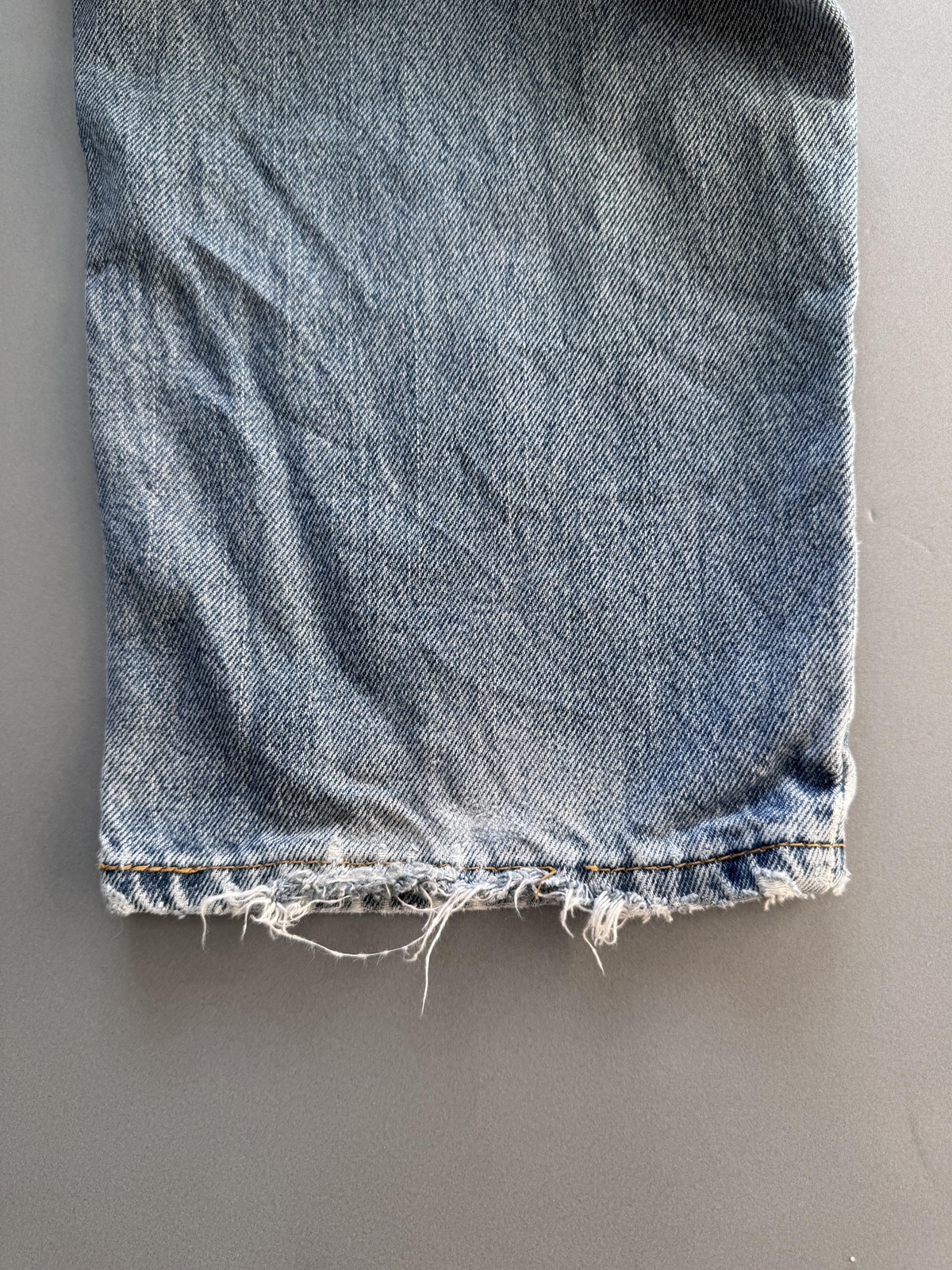 Levi’s 550 Mens Jeans W32xL28 Blue Light Wash Relaxed Tapered Fit Retro