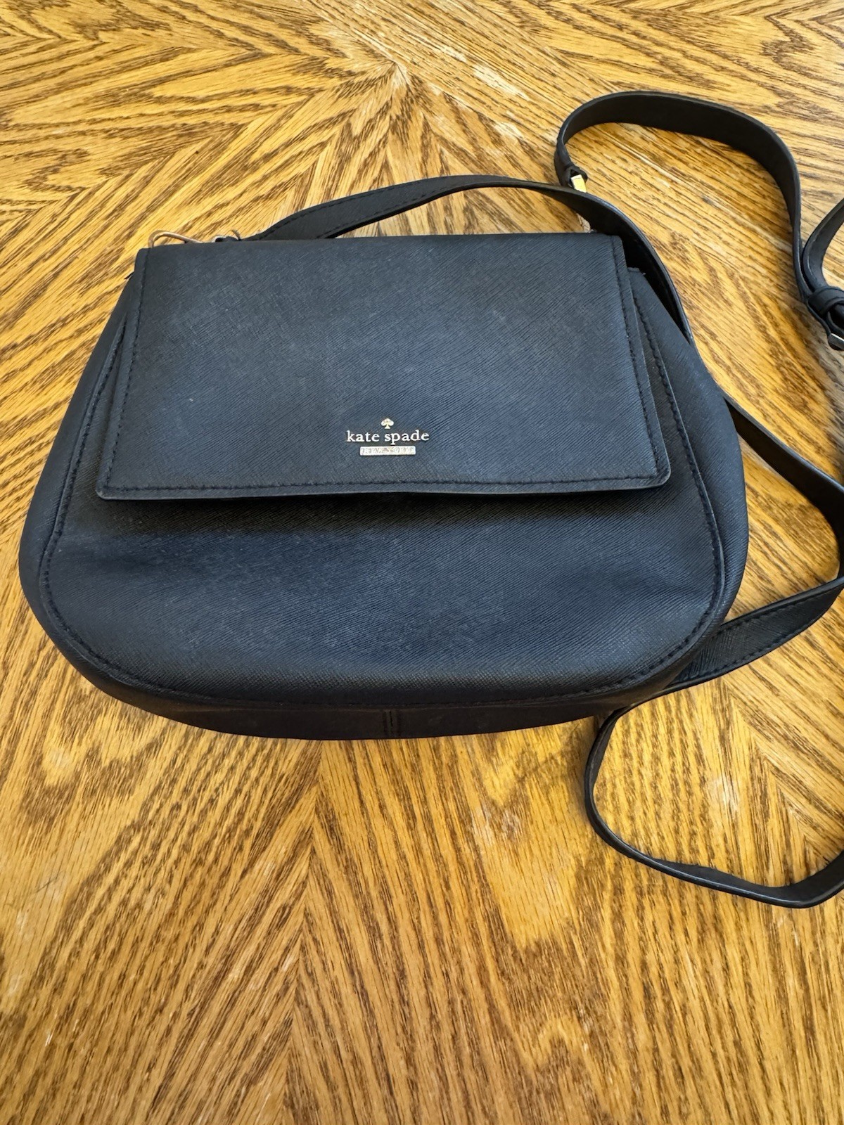 kate spade cameron street Byrdie crossbody bag in black leather w/ gold hardware