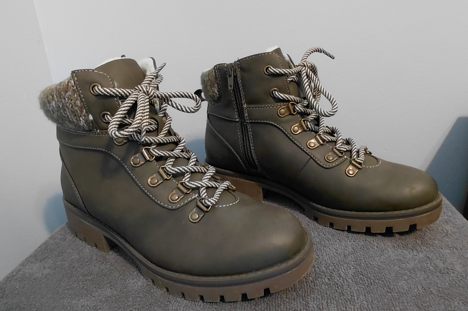 Falls Creek Women’s Boots Size 8 – Olive Faux Leather Flocked