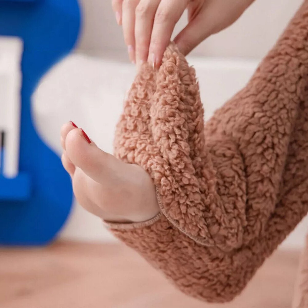 Legs Socks Over Knee High Fuzzy Plush Slipper Stockings Furry Long Leg Warmers