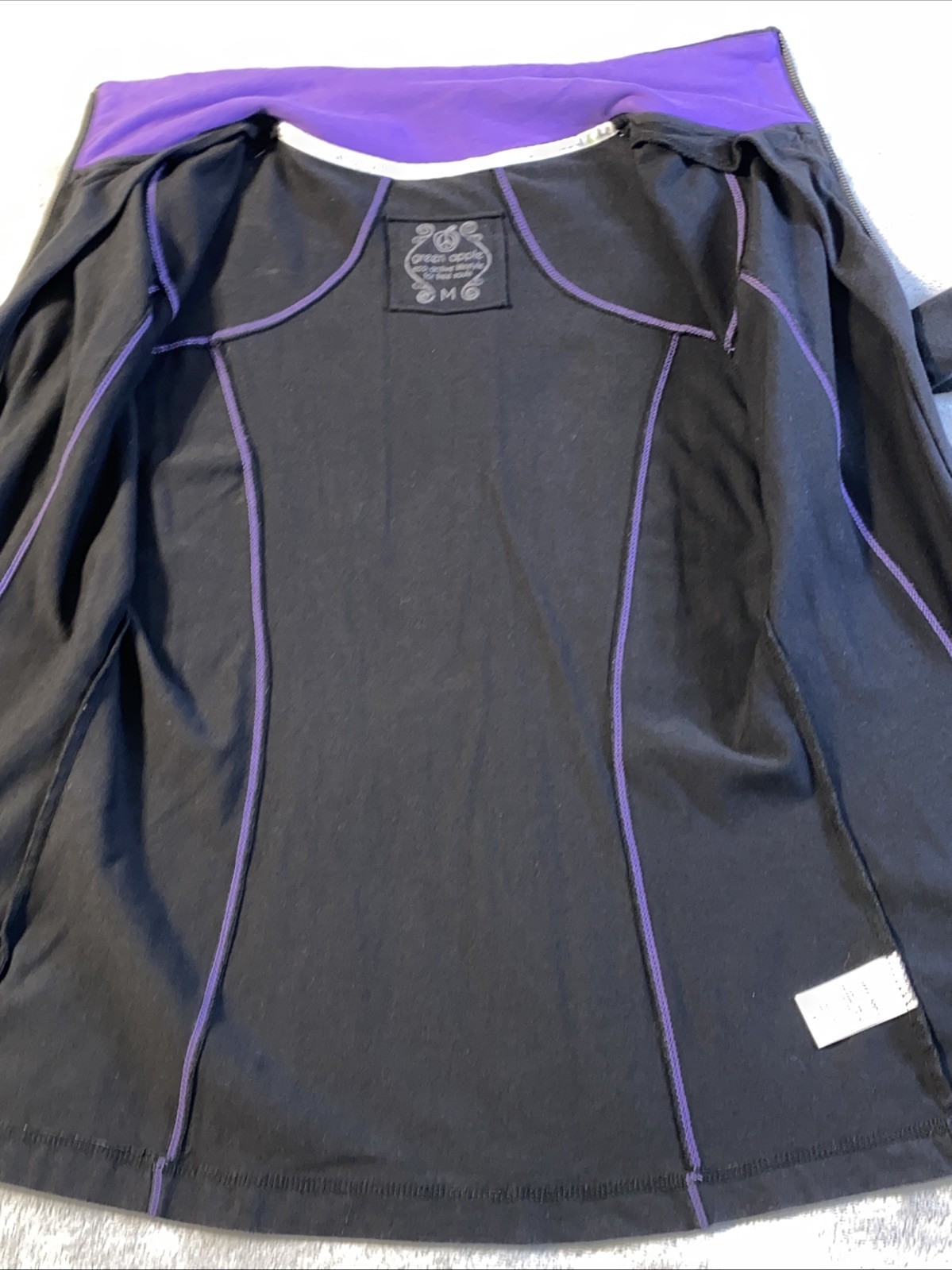 Green Apple Active long-sleeve Bamboo Full Zip Women’s Size Medium Black Jacket