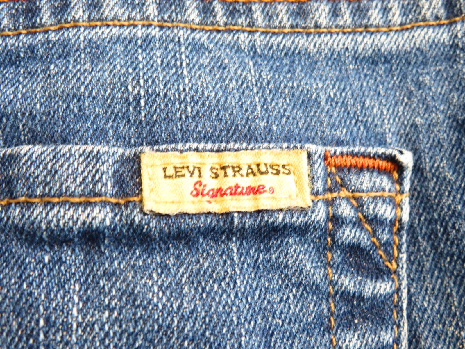 Levi Strauss – Signature Mid Rise Bootcut Jeans – Dark Blue – Comfortable Stretc