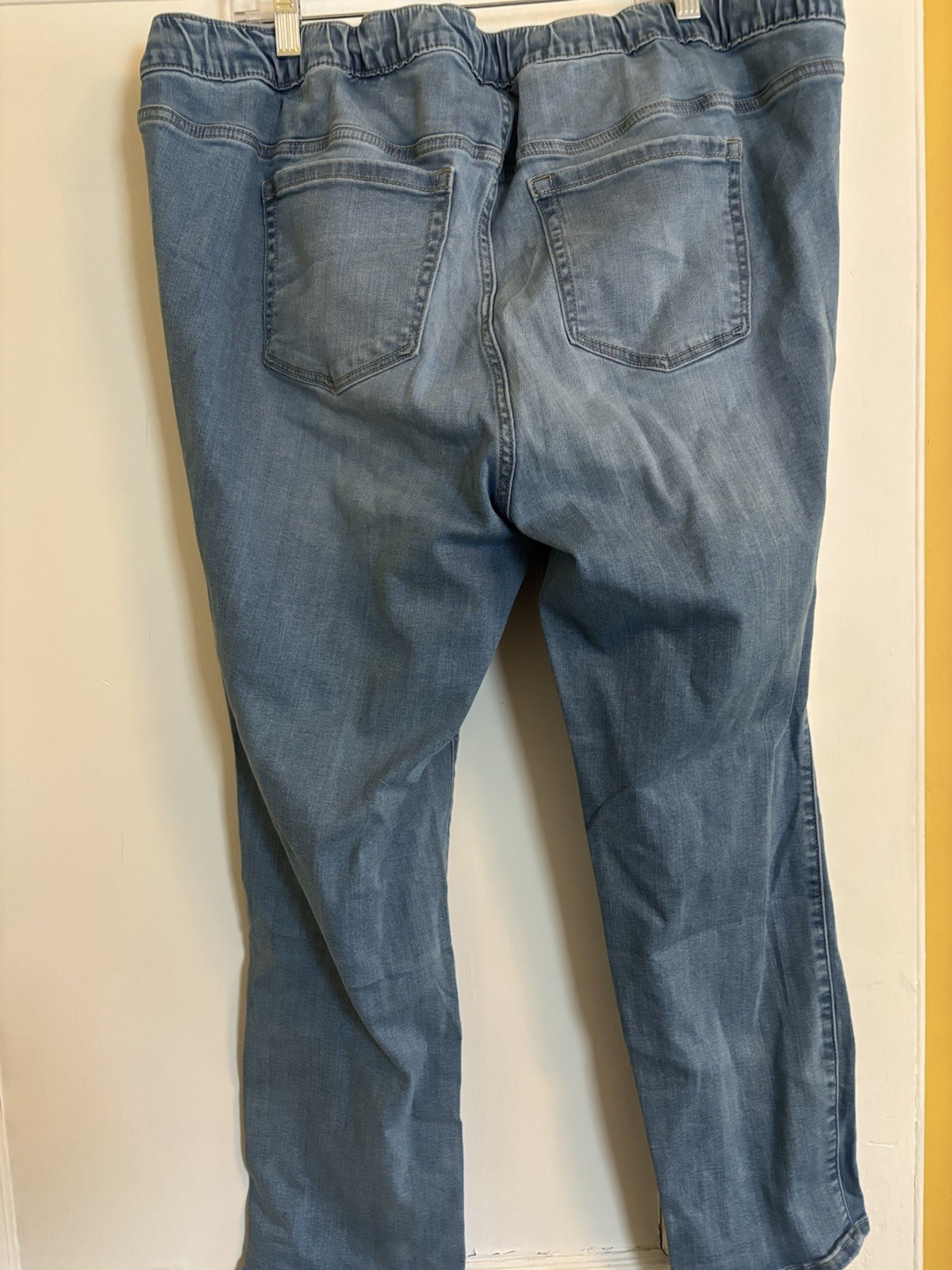 EUC Torrid Light Wash Elastic Waist Jeans Size 2S