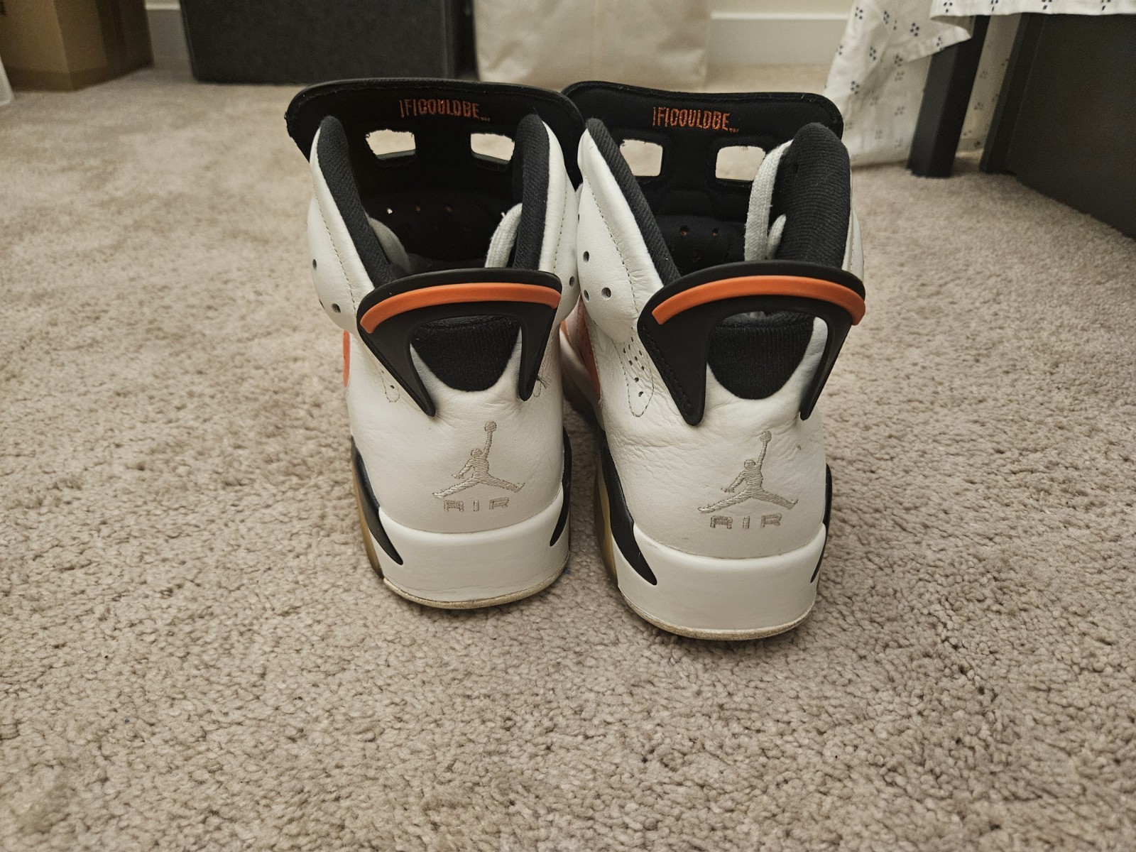 Jordan Air Jordan 6 Retro Men’s Lace-Up Sneakers White/Orange/Black w/ Box