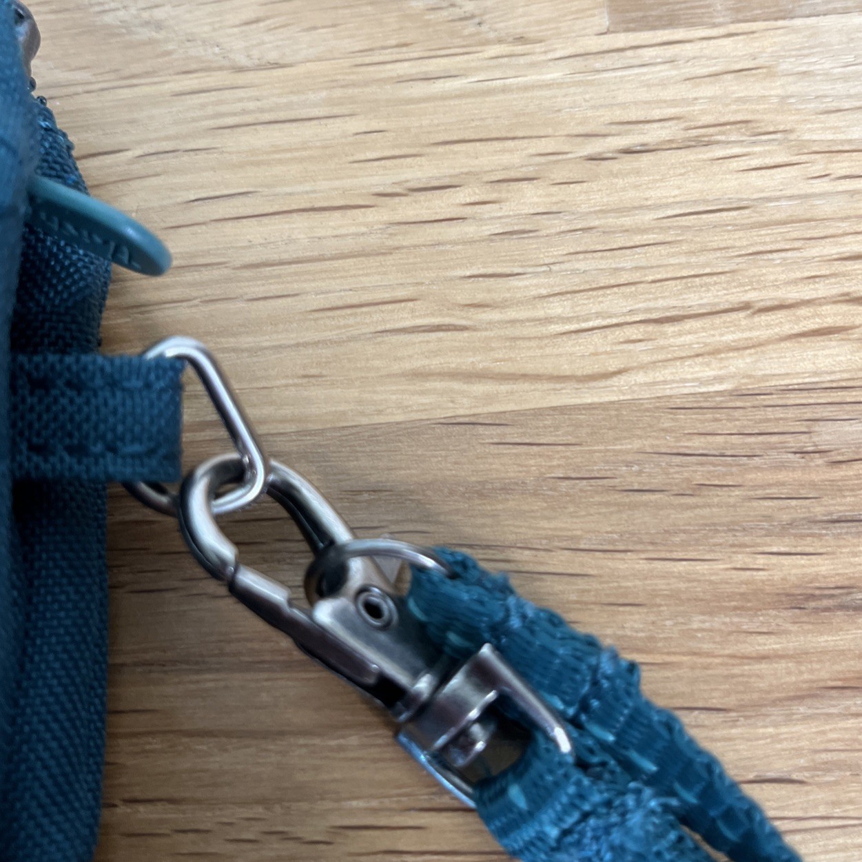 Thirty One Vary You Teal Wristlet
