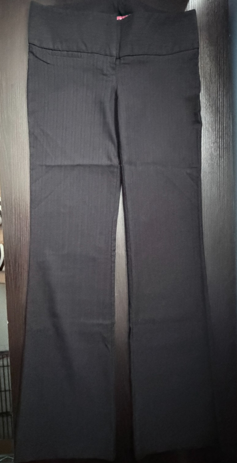 Guess Jeans Women’s Trousers: Low-Rise, Black Pinstriped, Slight Flare Size 24