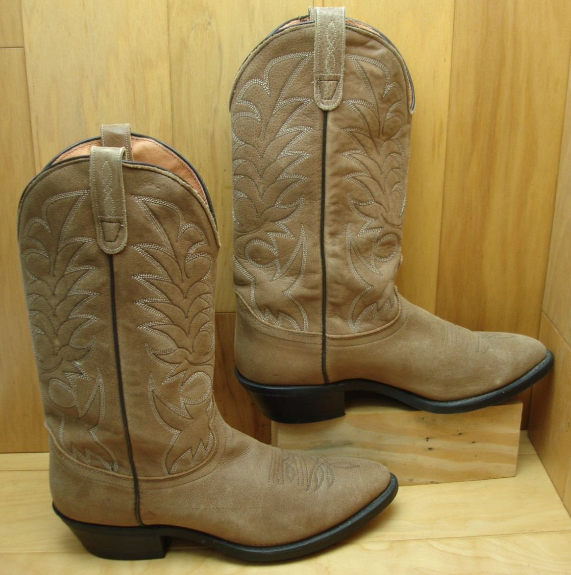 Men’s 10.5D J. CHISHOLM Tan Soft Leather Western Cowboy Boots USA Magic Flex