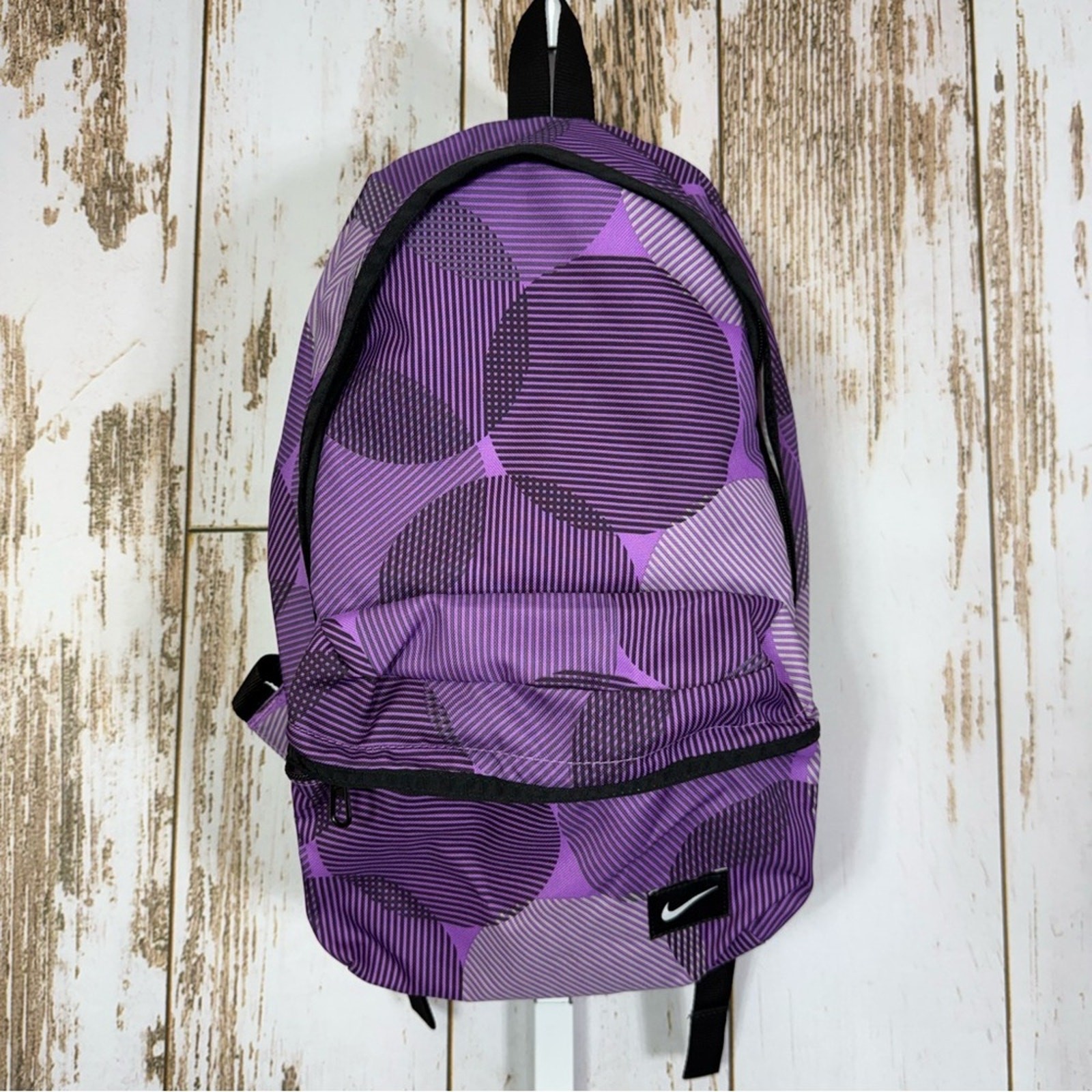 Nike Girls Half Day Purple Circle Pattern Backpack. Excellent condition!