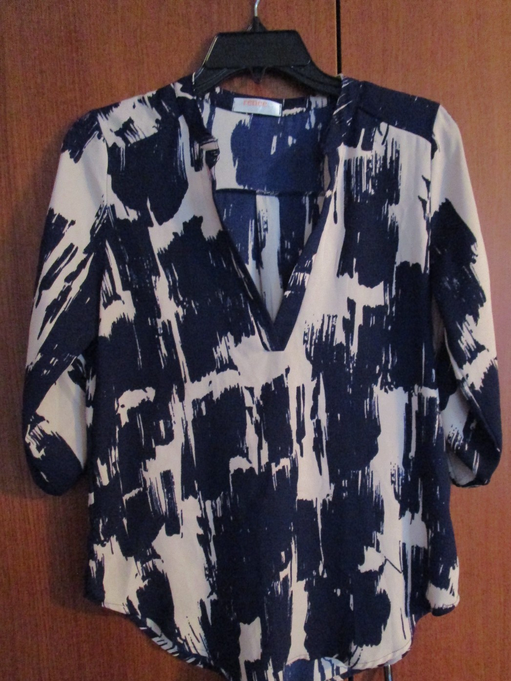 Renee C Tunic Top Sz Small 100% Polyester Bust 40 Length 26.5 in Navy / Beige