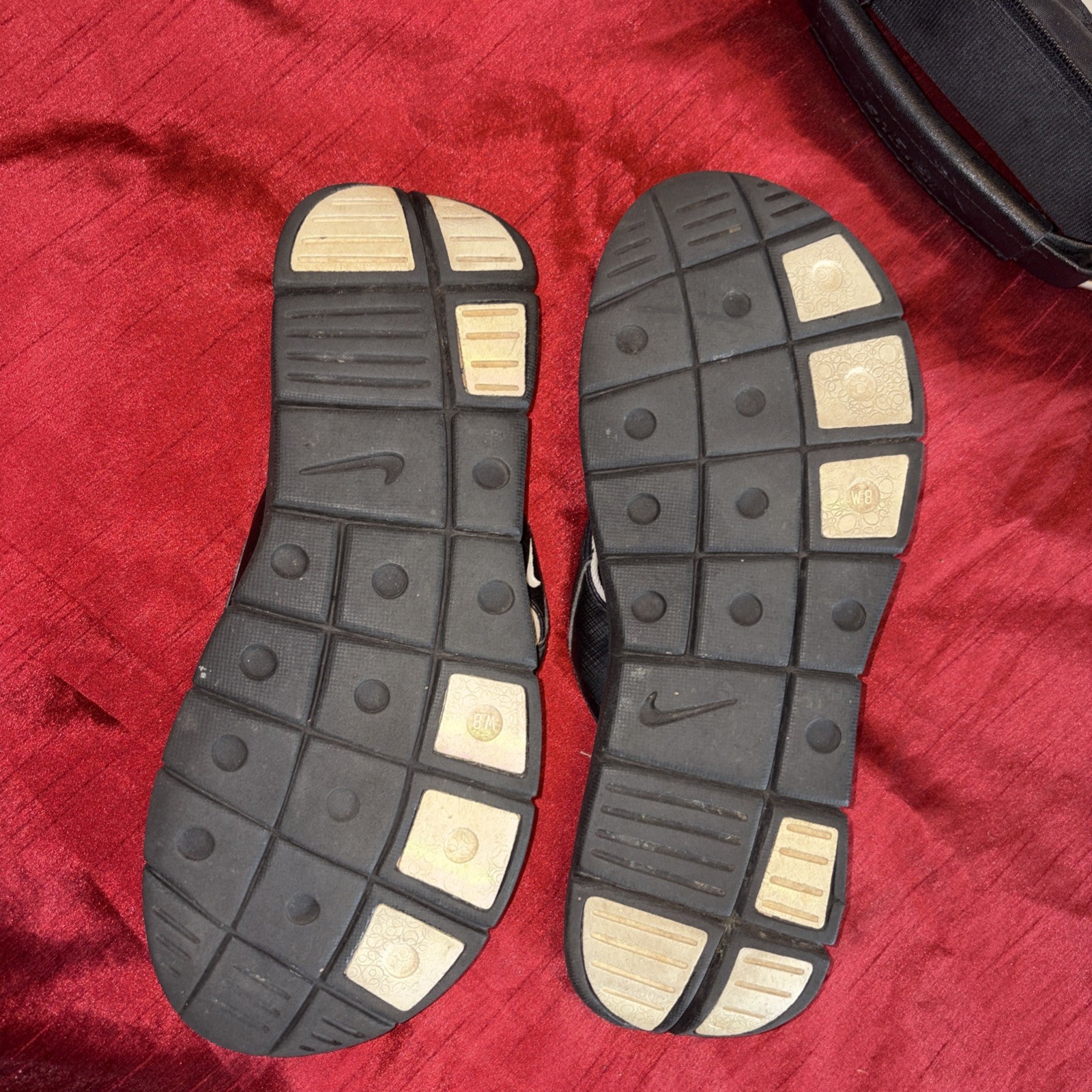 Nike Black Comfort Footbed Thong Flip Flops Women’s Sz 8 354925-411