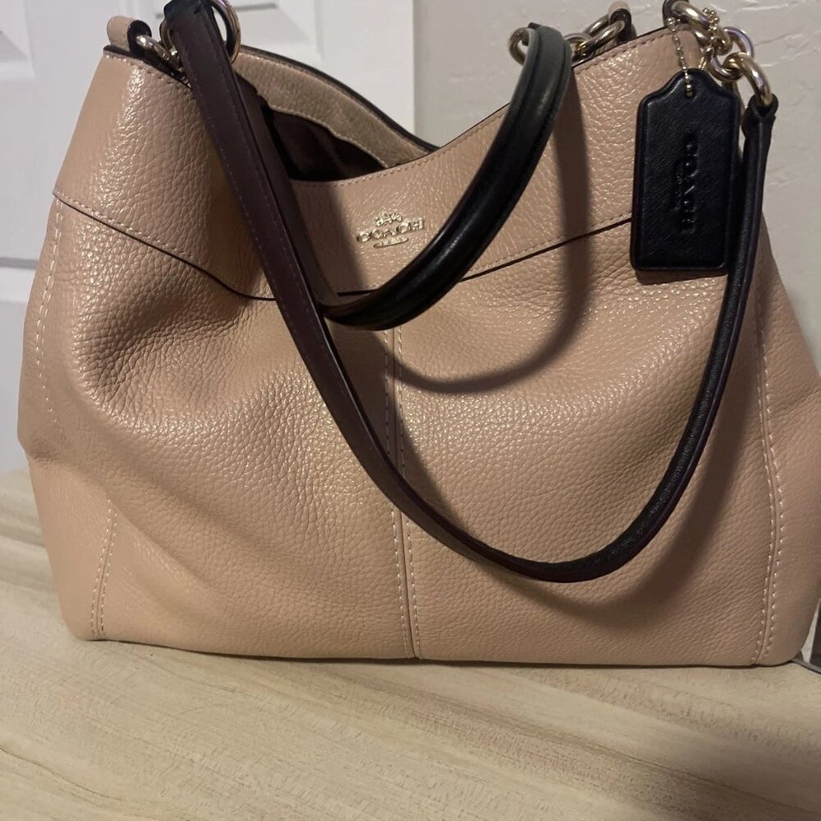 COACH LEXI LEATHER SHOULDER Bag Color Beechwood