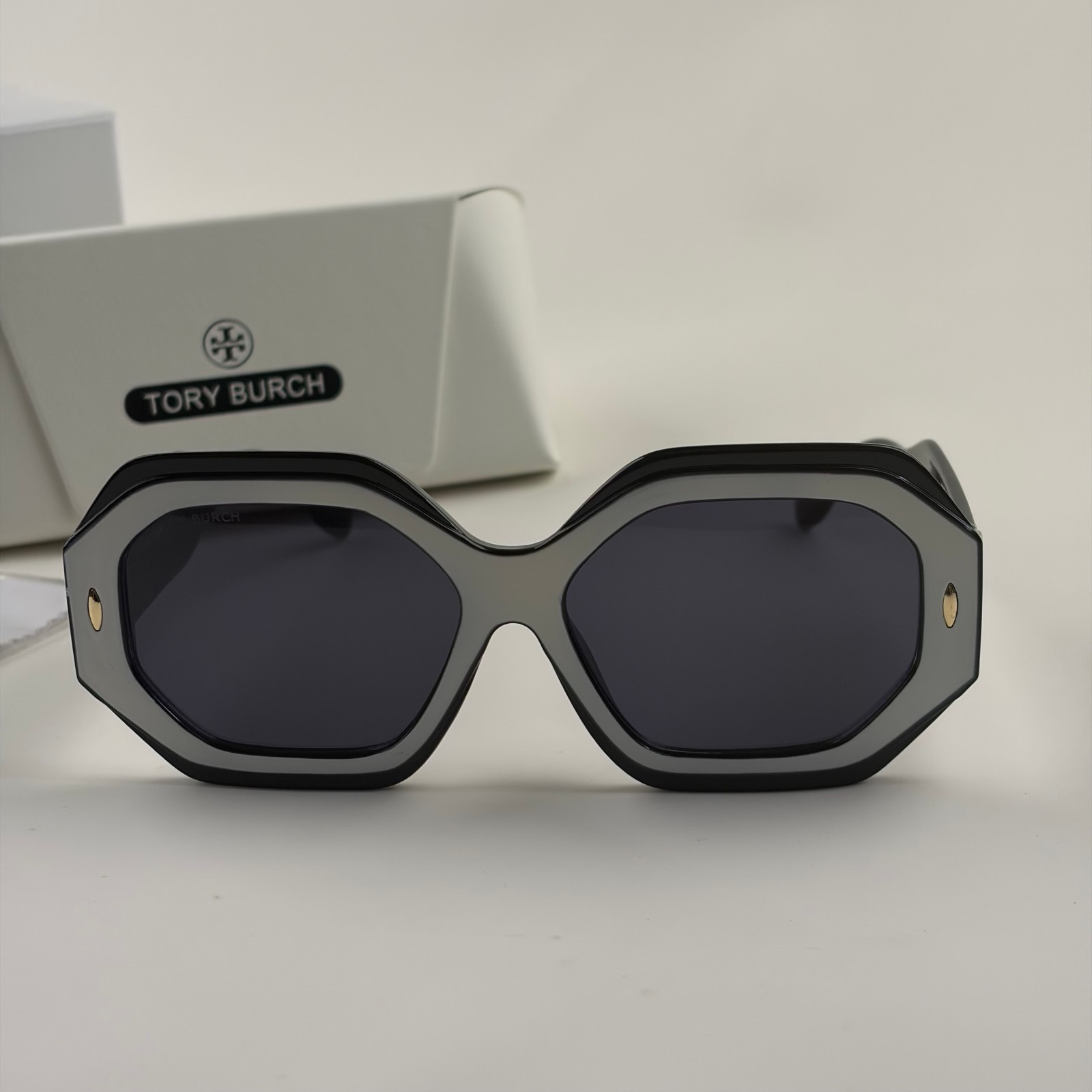 New In Box – Tory Burch Oversized Geometric Sunglasses Black Retro Square 52mm