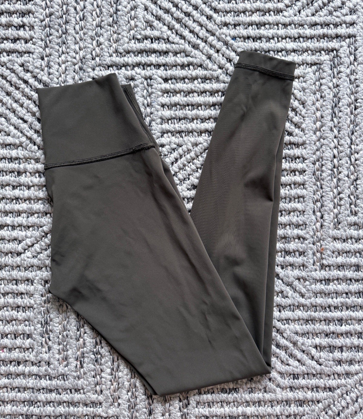 Lululemon Women’s Hunter Green Align High Rise Leggings size 4