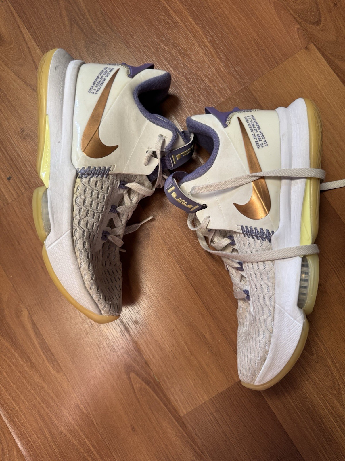 Nike LeBron Witness 5 Summit White Metallic Bronze Basketball Shoes Size 10