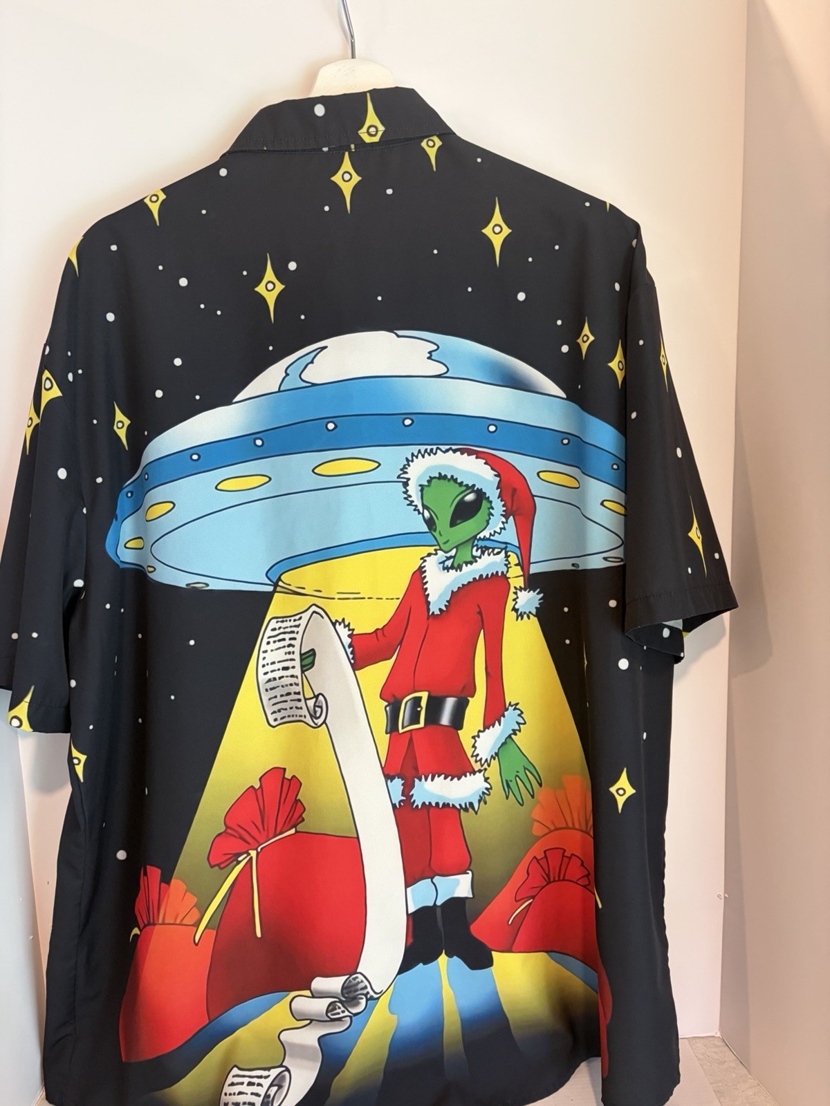 Alien Christmas Casual Button Up Short Sleeve Shirt