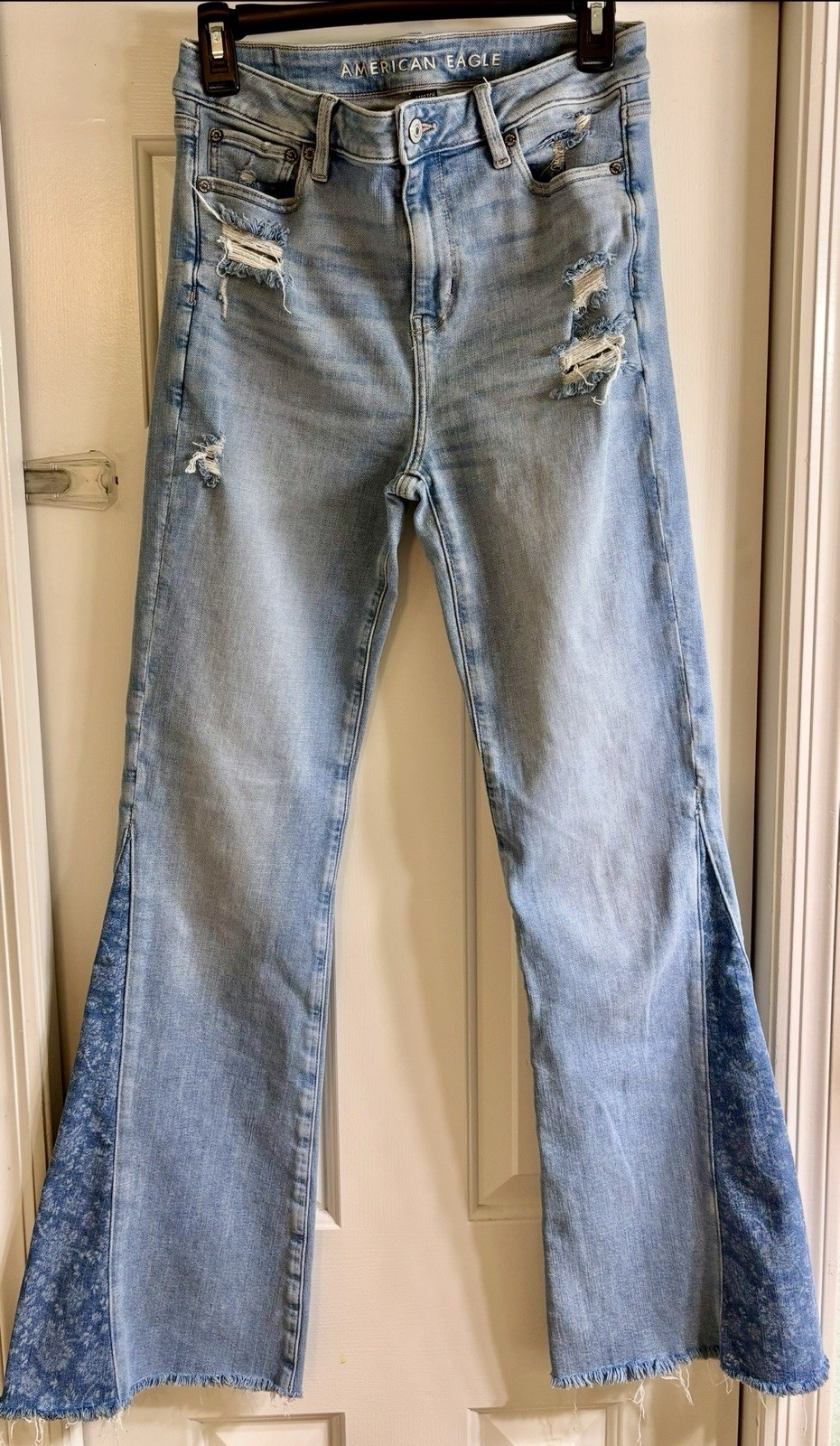American Eagle Outfitters Super High-Rise Flared Light Wash Jeans size 4 Long