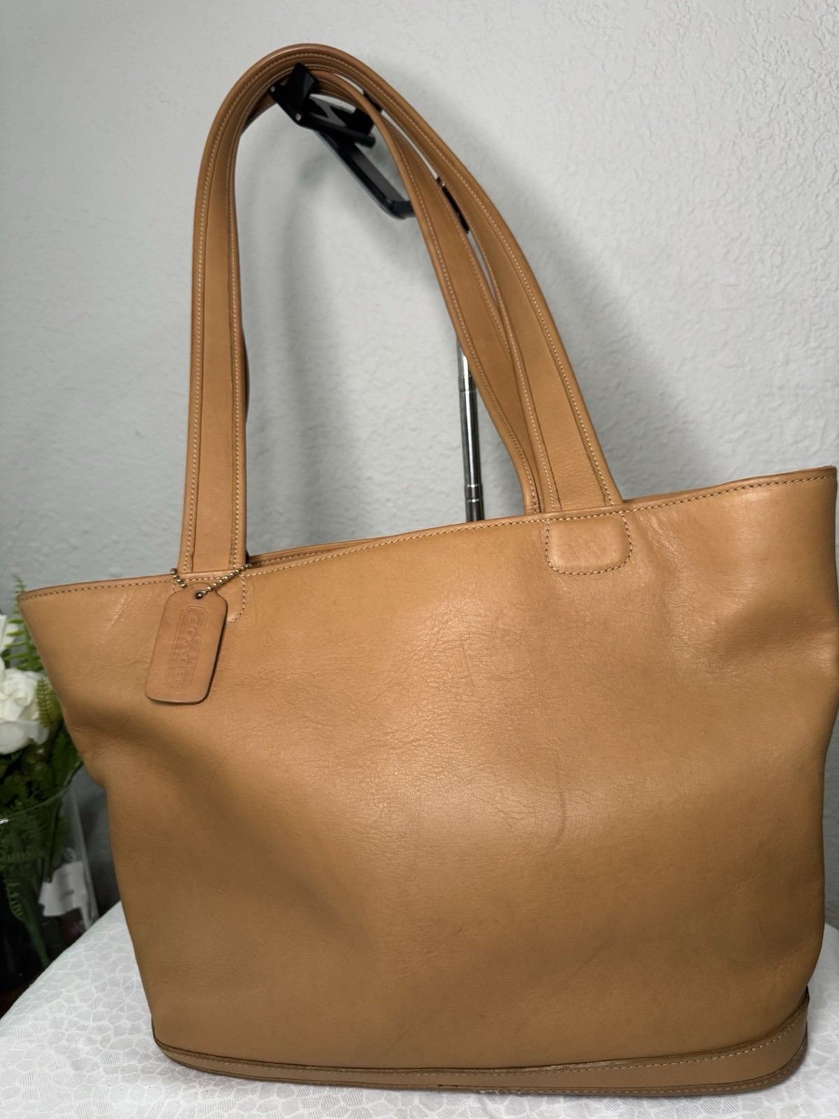 Authentic Vintage Coach Bleecker Basket Shoulder Bag in Camel Brown Leather 9302
