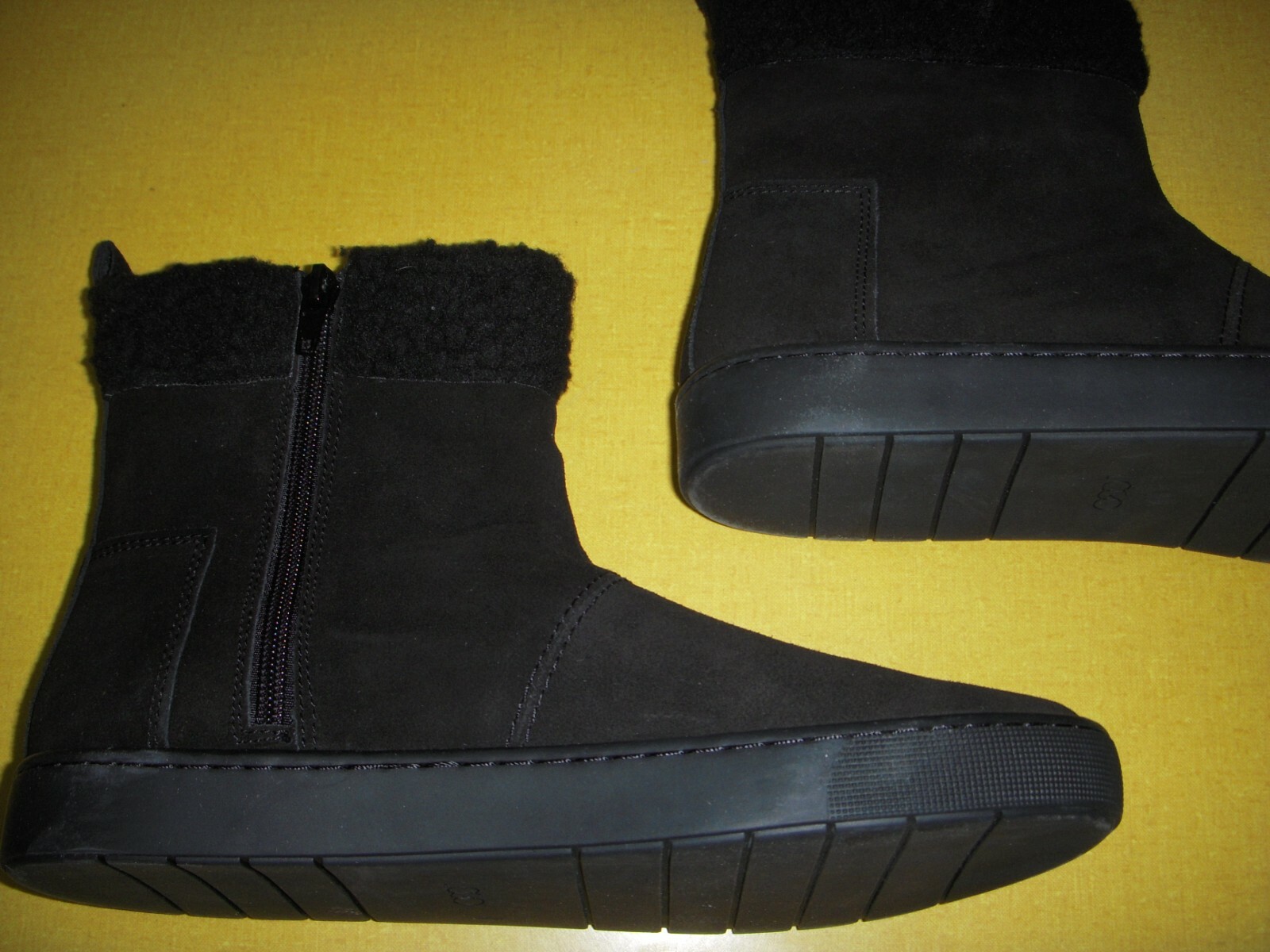 LOGO Lori Goldstein Victoria Suede Ankle Boots w/Fur Trim Women’s 8 M Black ~