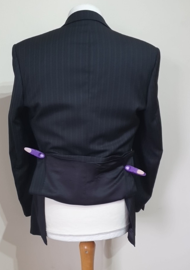 Limehaus mens 2 piece suit Ch38″S W30″ L29″ Black with blue pinstripe