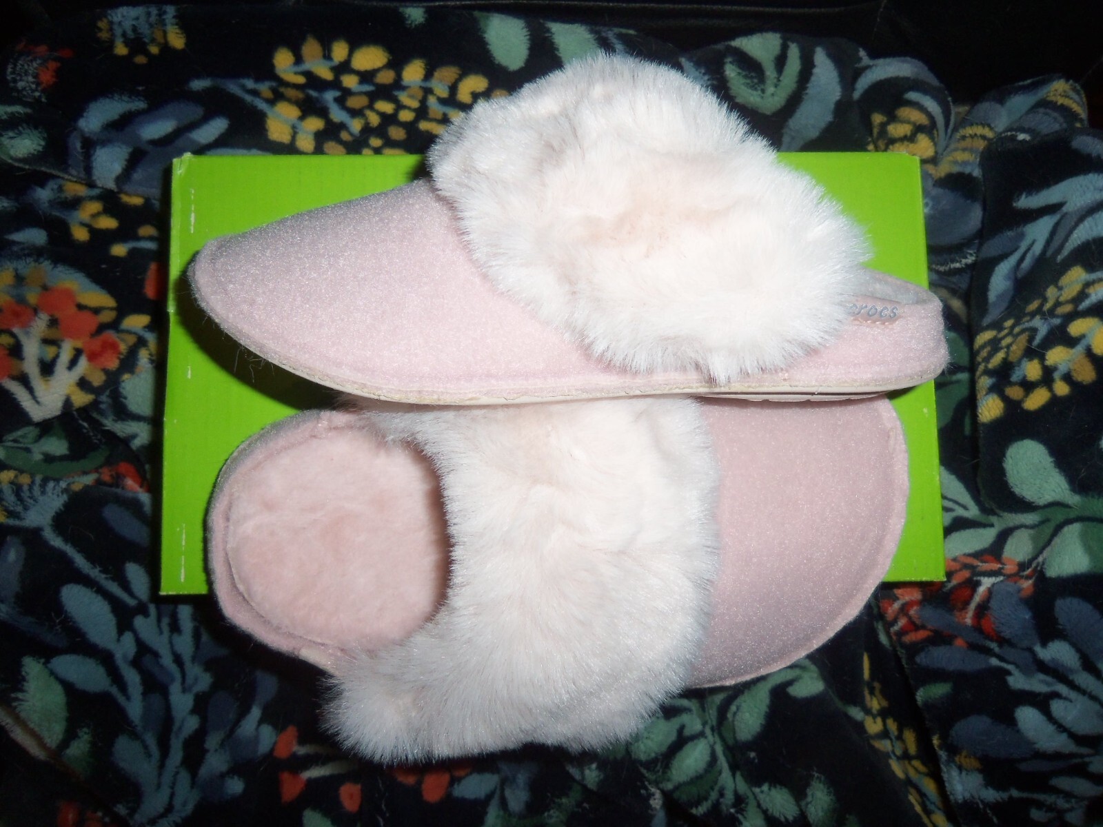 Crocs Classic Luxe Pink Rose Dust Fur Fuzzy Scuff Slippers Mule Kids W 4/M 2 New
