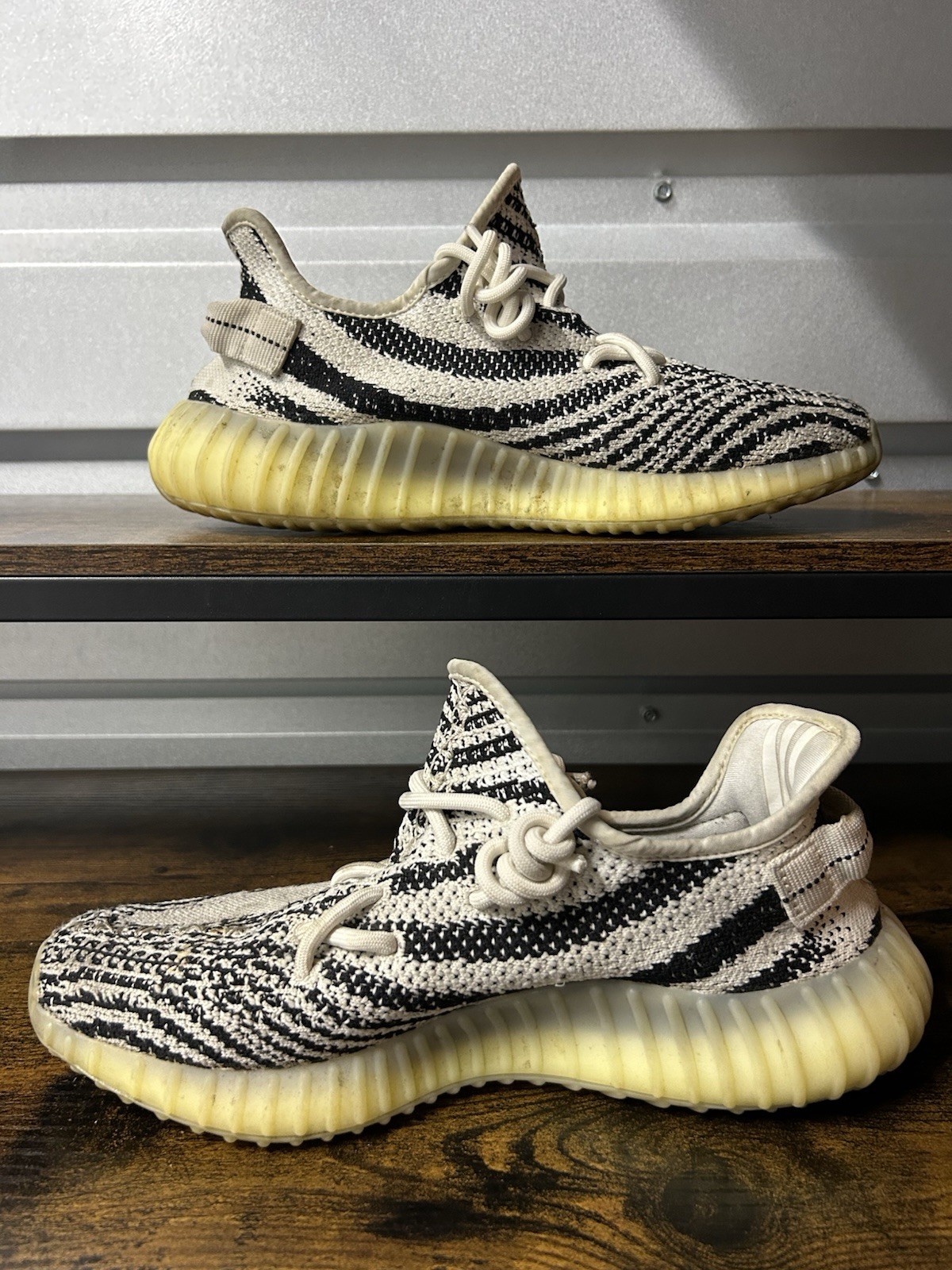 adidas Yeezy Boost 350 V2 Zebra 9 US No Box