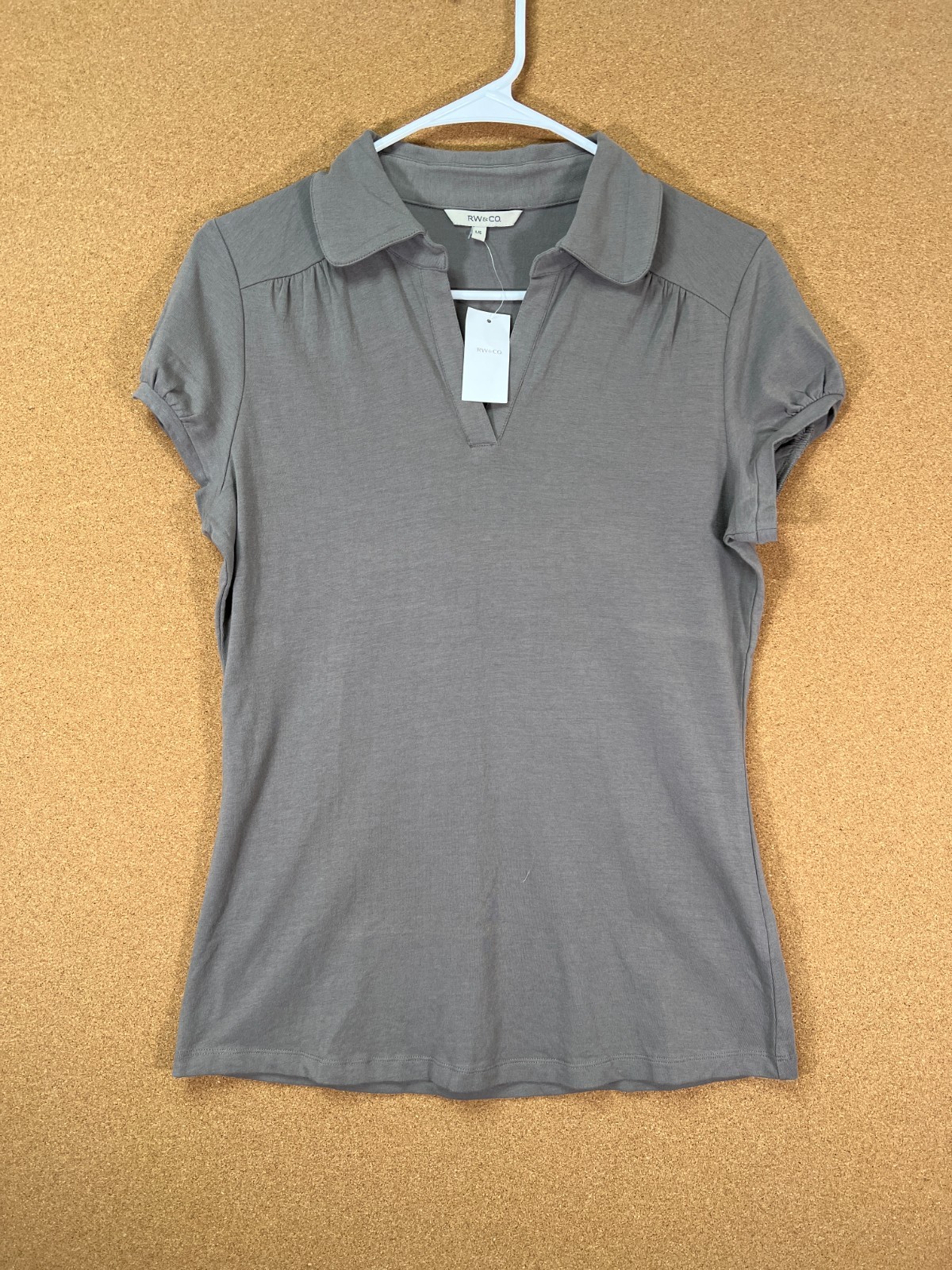 RW&CO Women Polo Shirt Top Gray Large Short Sleeve V Neck NWT