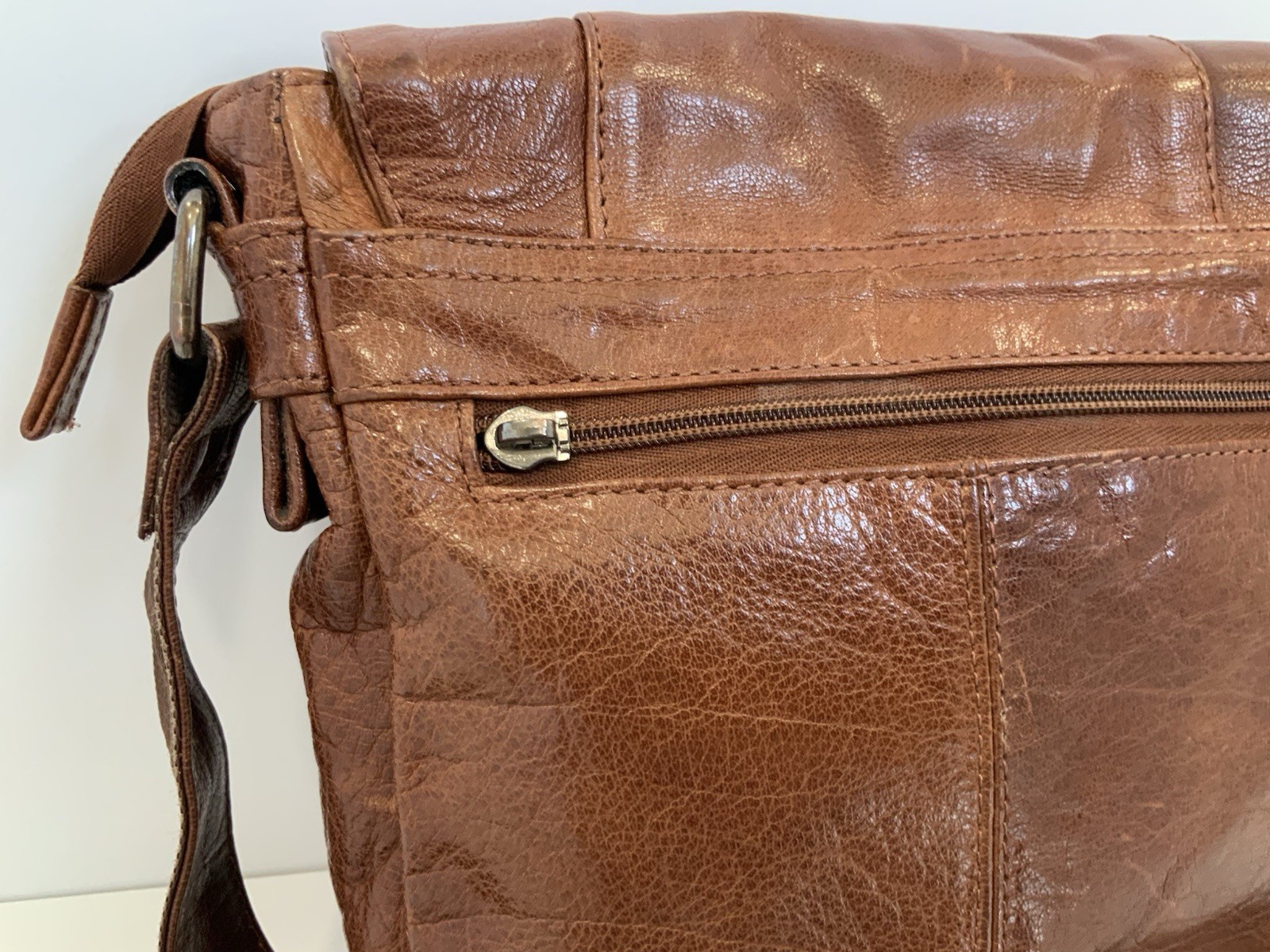 Ashwood Genuine Leather Brown Messenger Crossbody Satchel Bag 12” Adjustable