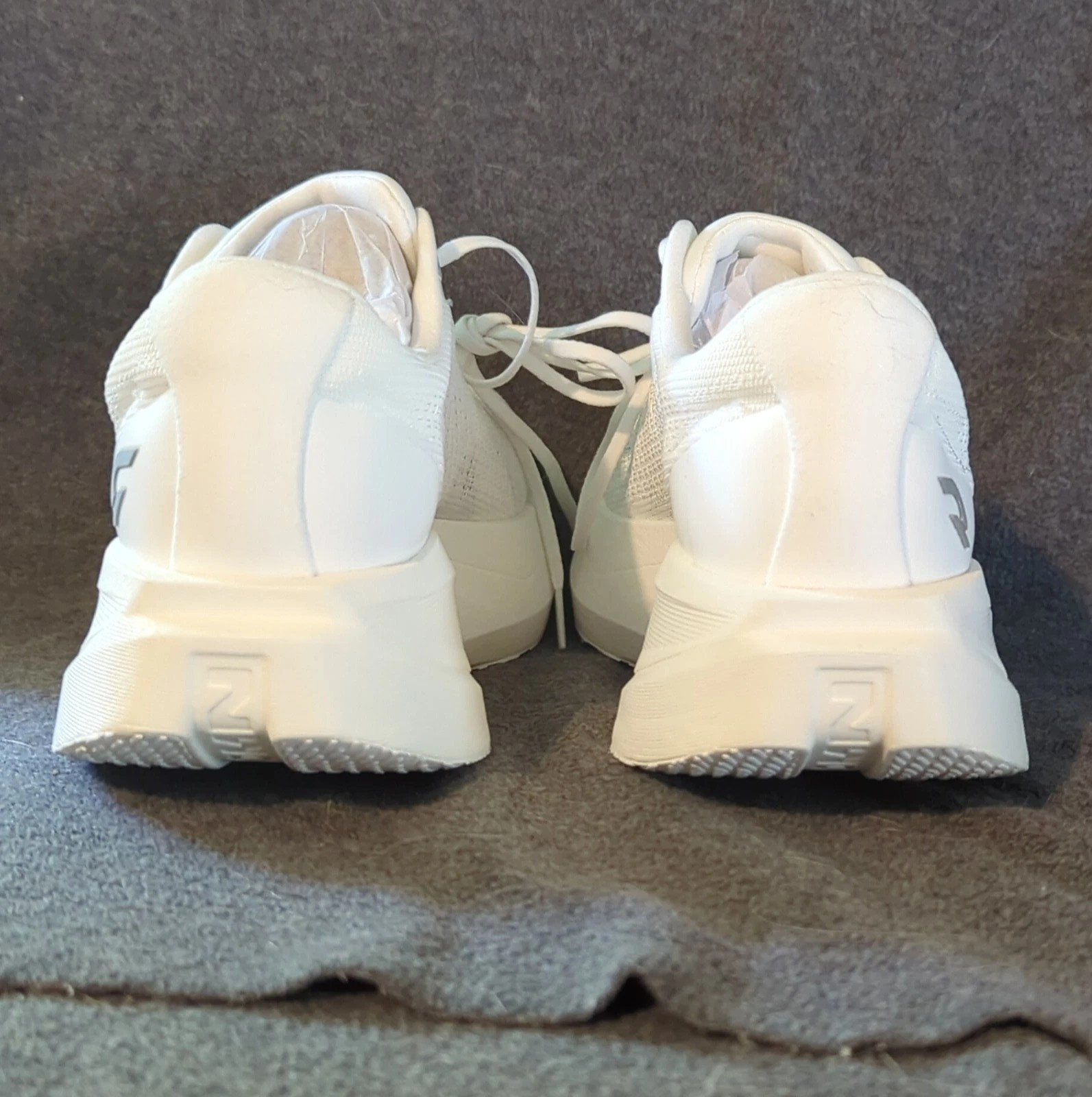 DYNAFISH Xiaonian Men’s US Size 10.5 White Running Shoe