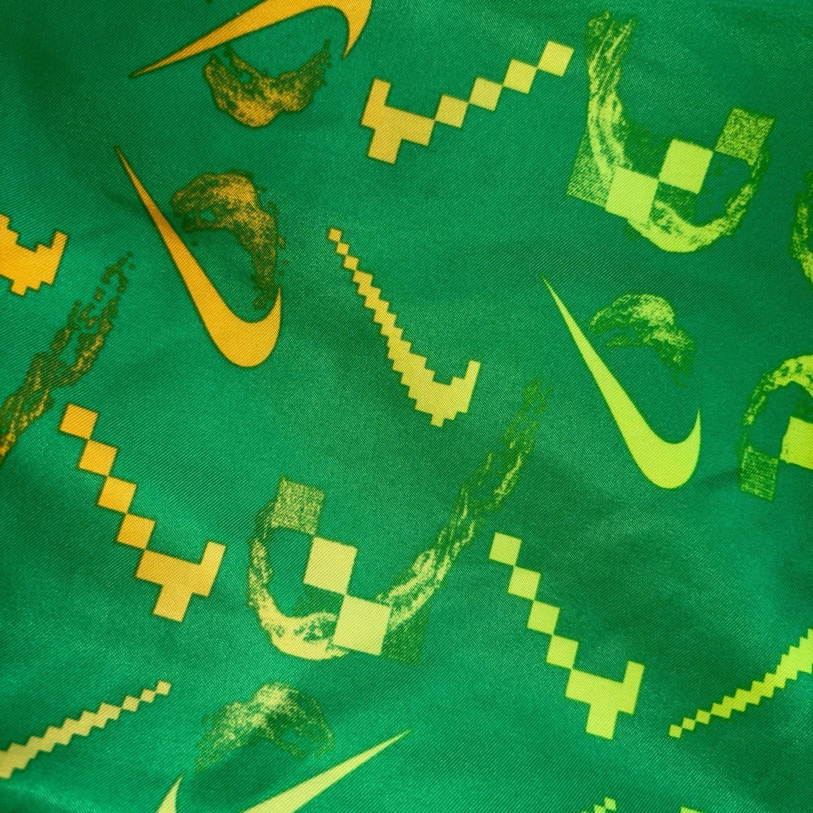Nike Mens XL Swim Trunks Green Electric Yellow Digi Swoosh Ombre 6” Lined