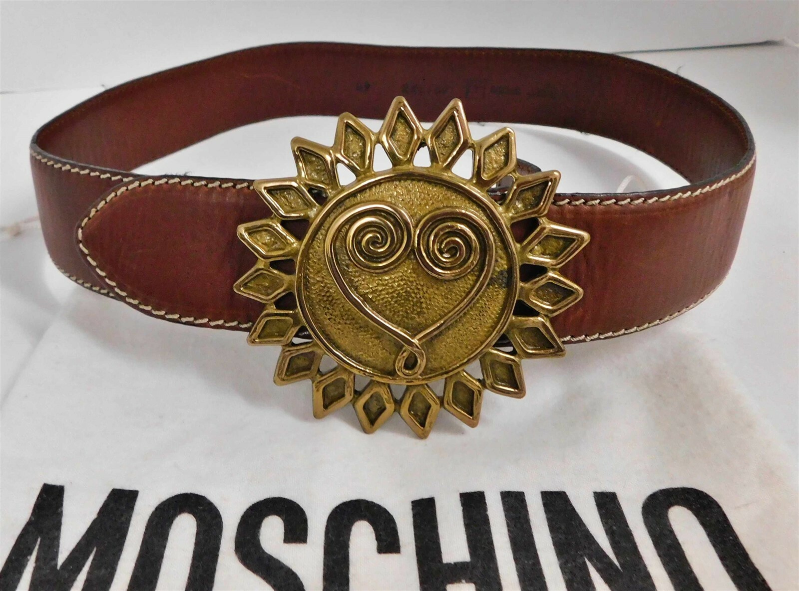 Moschino Redwall Italy sz 40 euro Brown Leather Sun Heart Love Belt