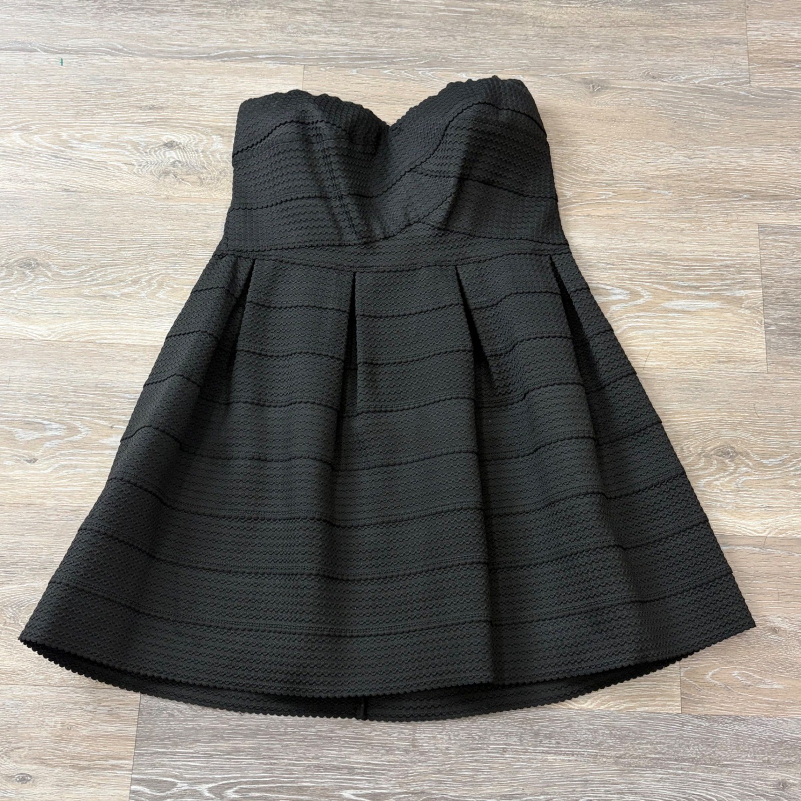 B. Darlin Black Strapless Sweetheart Textured Fit and Flare Dress 13/14