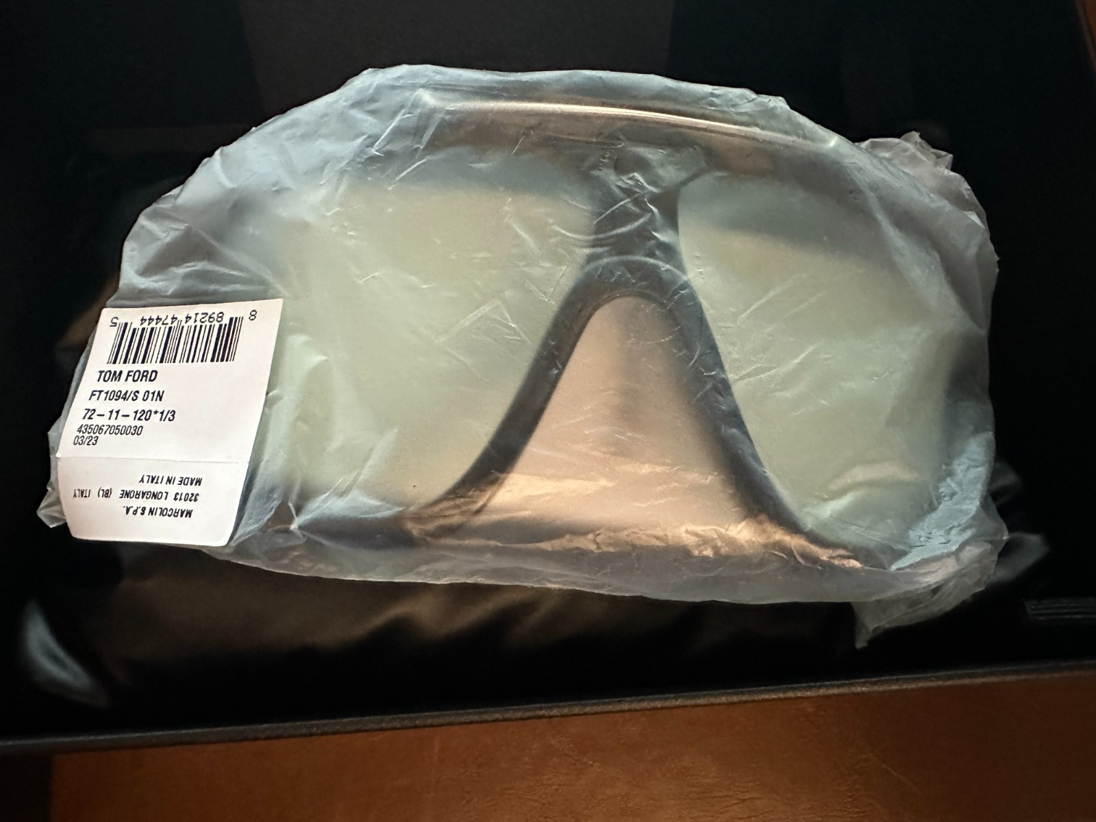 Tom Ford LINDEN FT1094 Black/Clear Green Photochromic Lenses (01N) Sunglasses