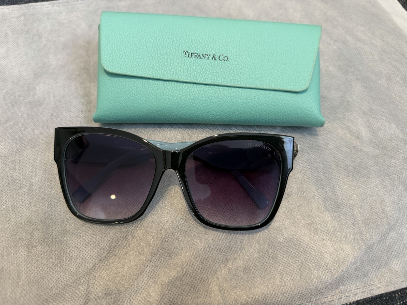 AUTHENTIC Tiffany & Co. TF4216 Cat Eye Sunglasses Black Frame UV400 58-17