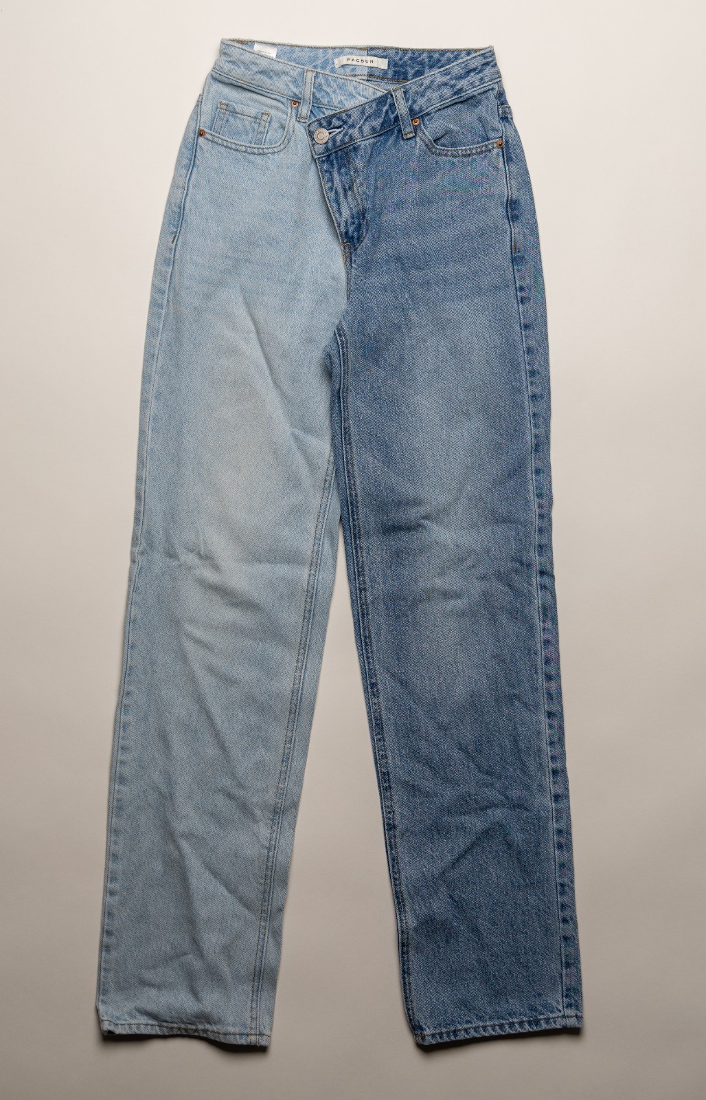 Size 23 Women’s Pacsun 90’s Boyfriend Two-Tone Denim Jeans – Light Wash USED