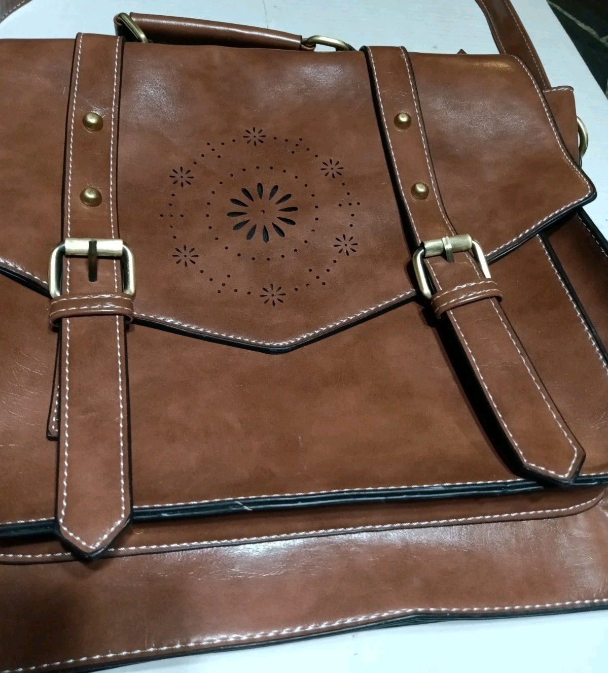 Ecosusi Cognac Vegan Leather Padded Laptop Shoulder Strap Messenger Bag EUC