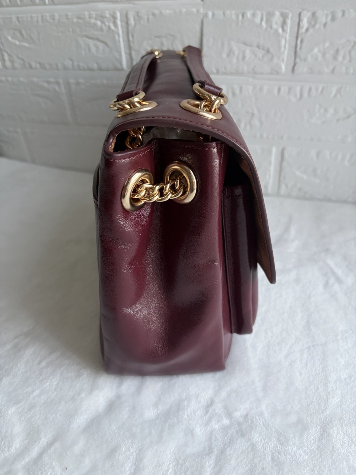Coach Burgundy Small Crossbody Shoulder Bag Push Lock Chain Strap Gold Lined