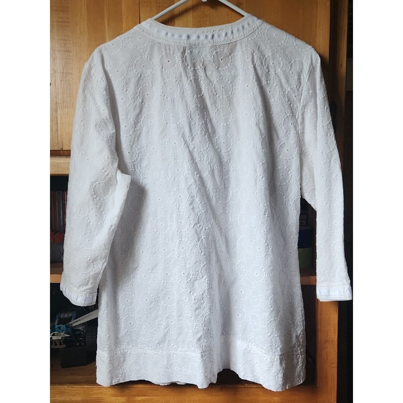 Chico’s White 100% Cotton Embroidered V-Notch Button-Front Shirt, Sz 3.