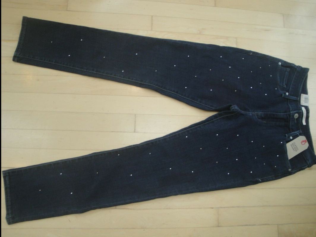 Levis Classic Mid Rise Skinny Jeans with Studs Size 8,10,14,16 (585750172)